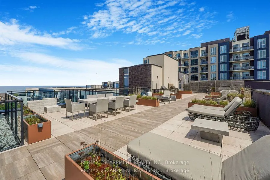 10 Concord Place, #222