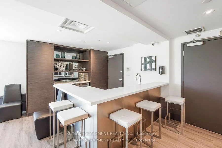 10 Concord Place, #222