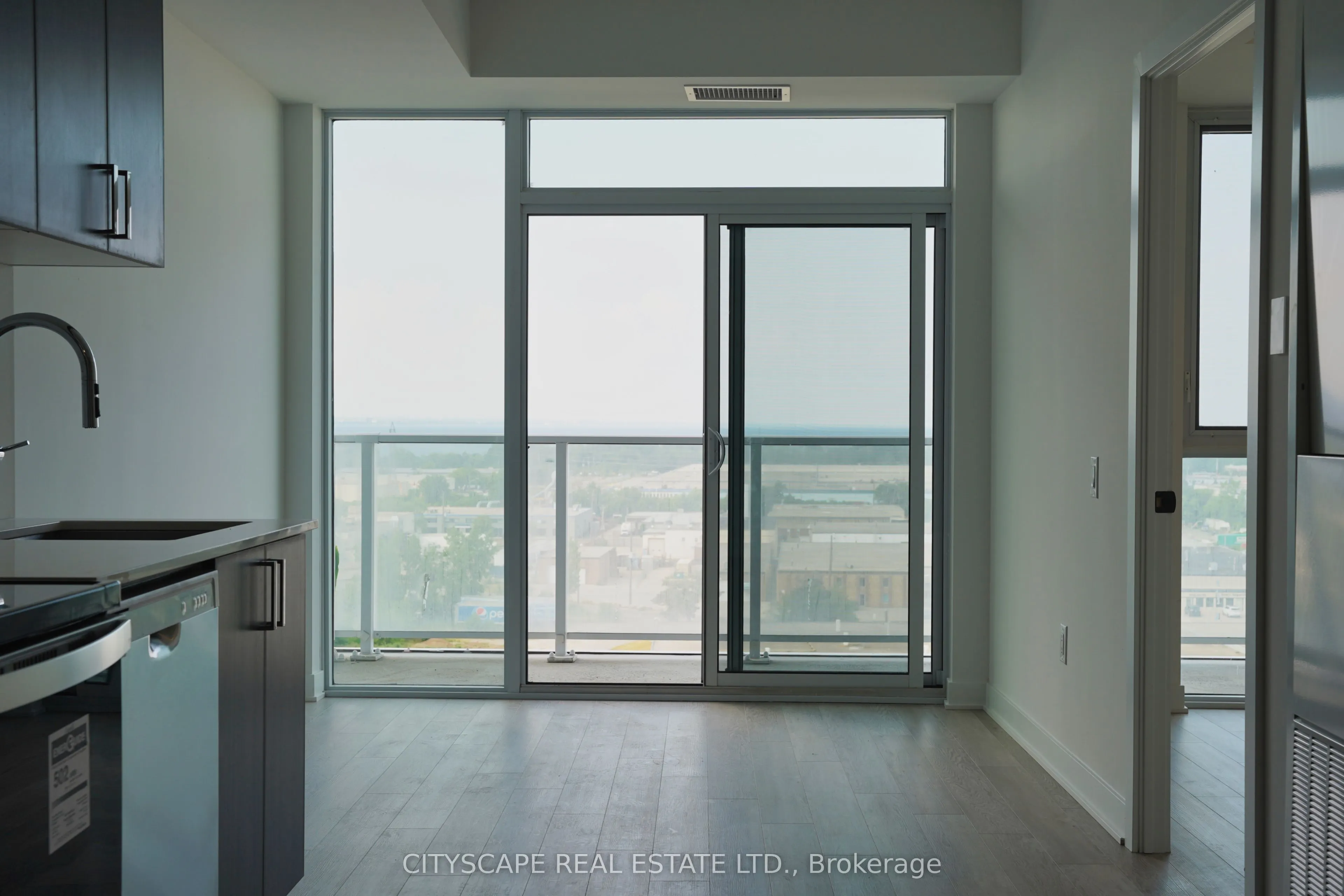 2782 Barton Street E, #913
