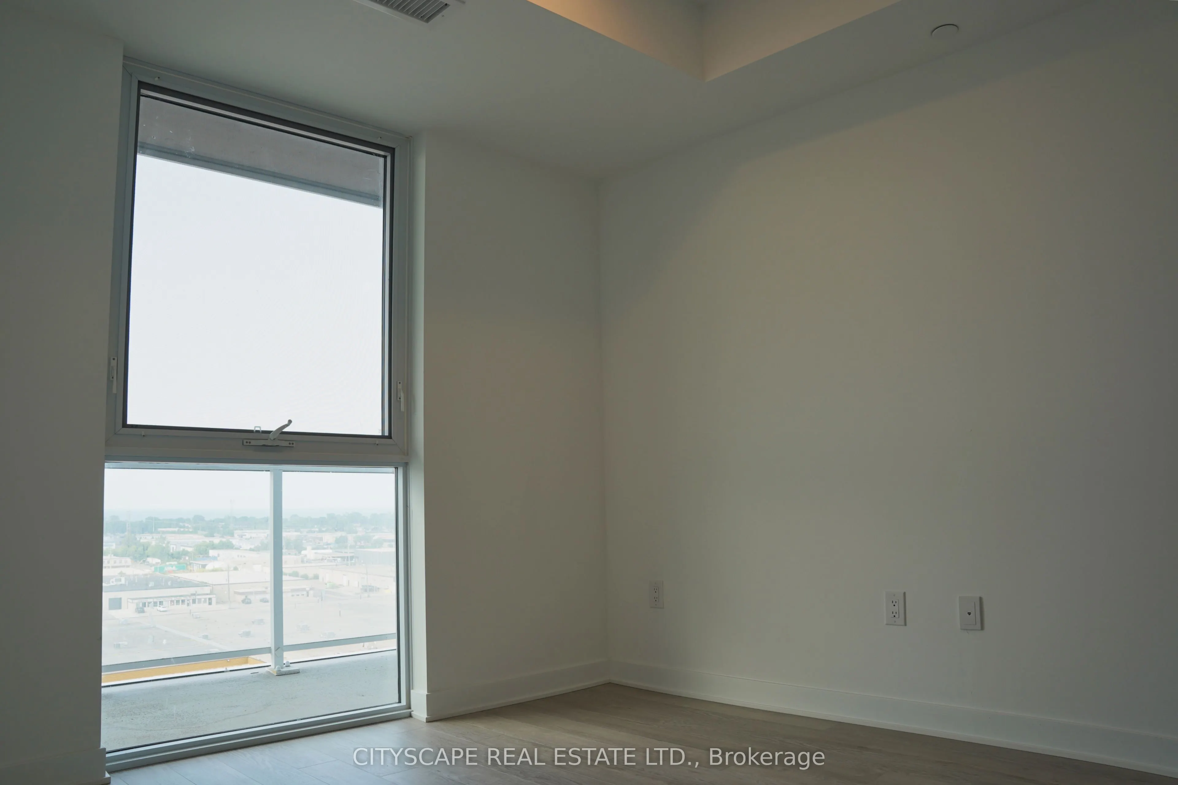 2782 Barton Street E, #913