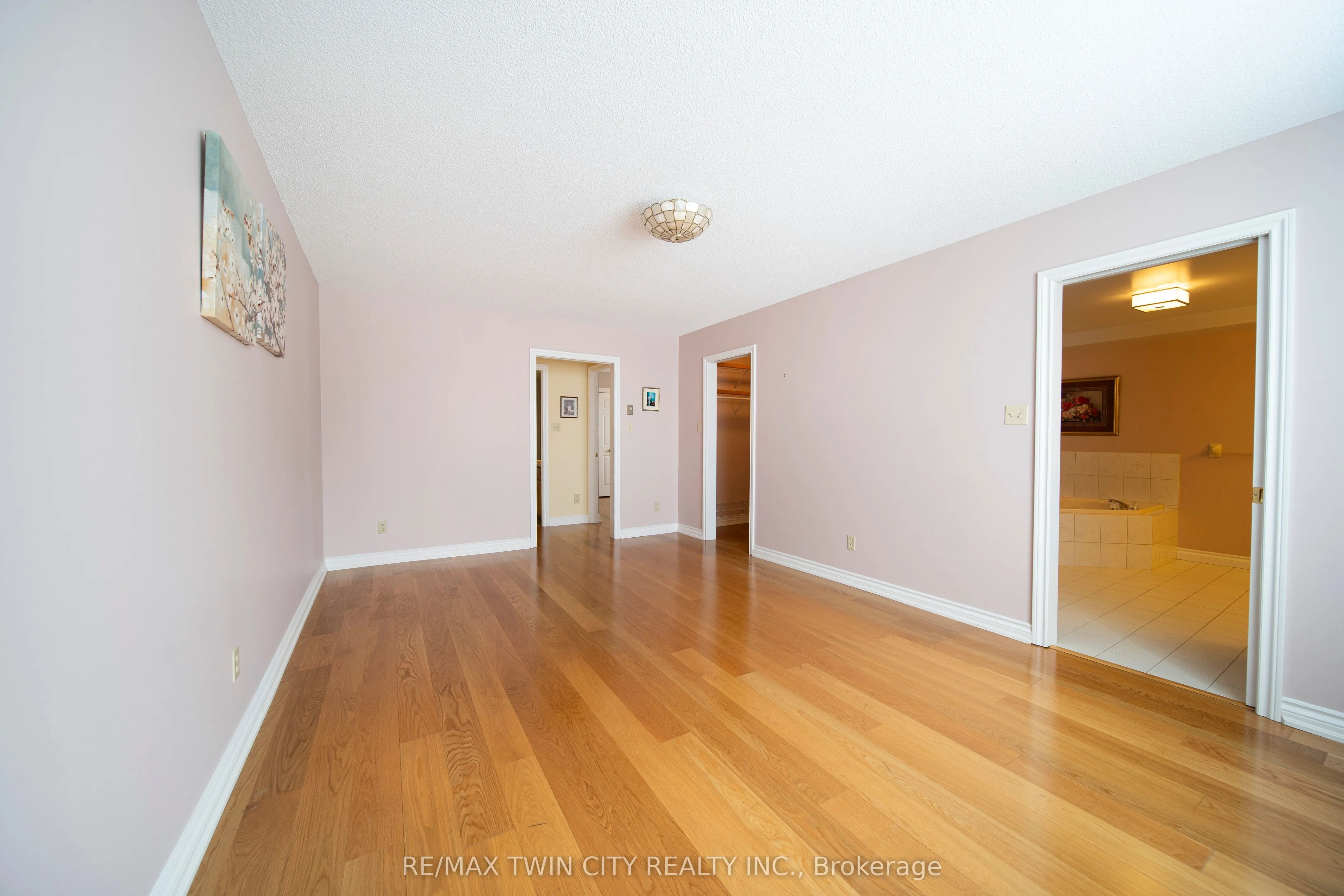 2 Lancaster Street E, #504
