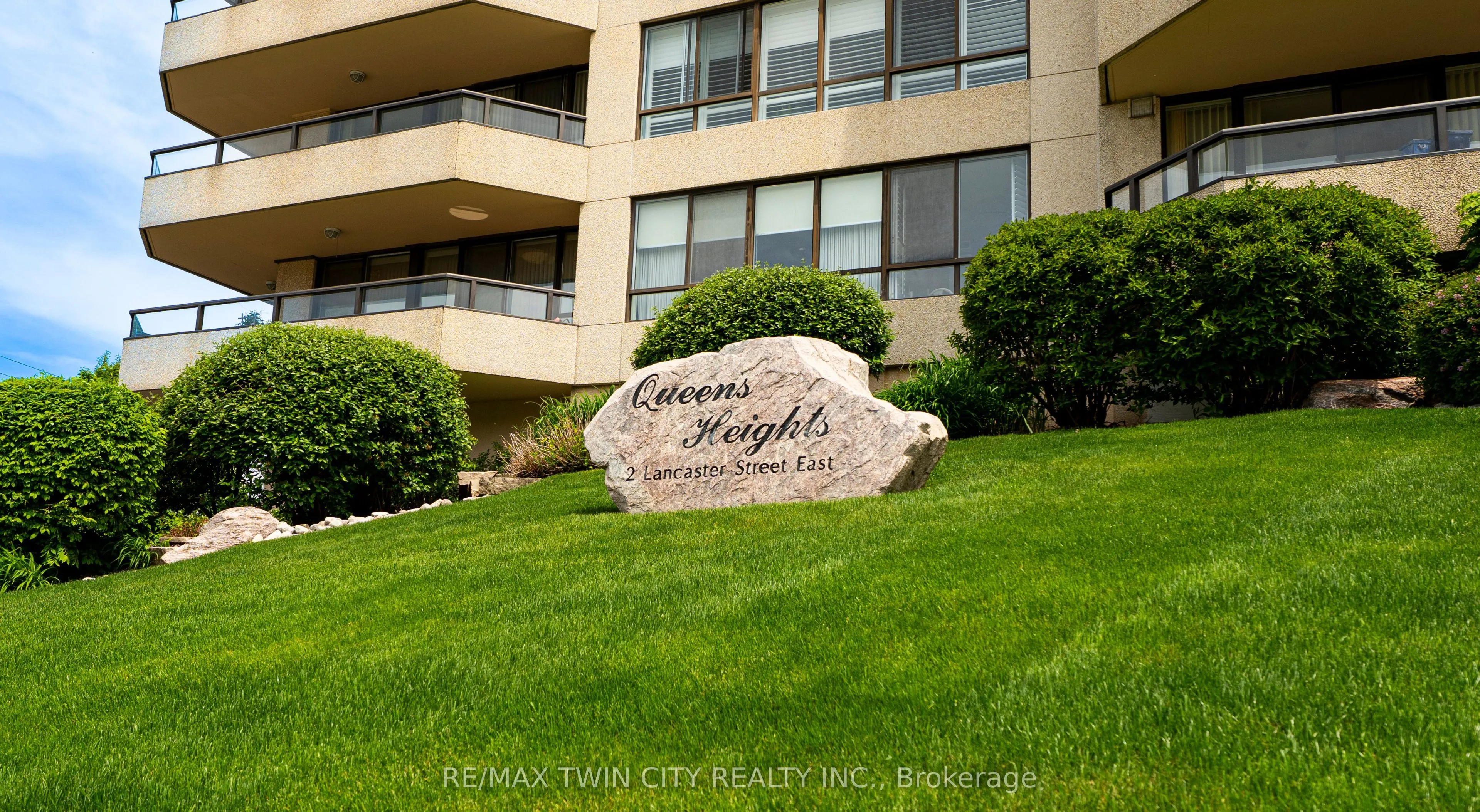 2 Lancaster Street E, #504