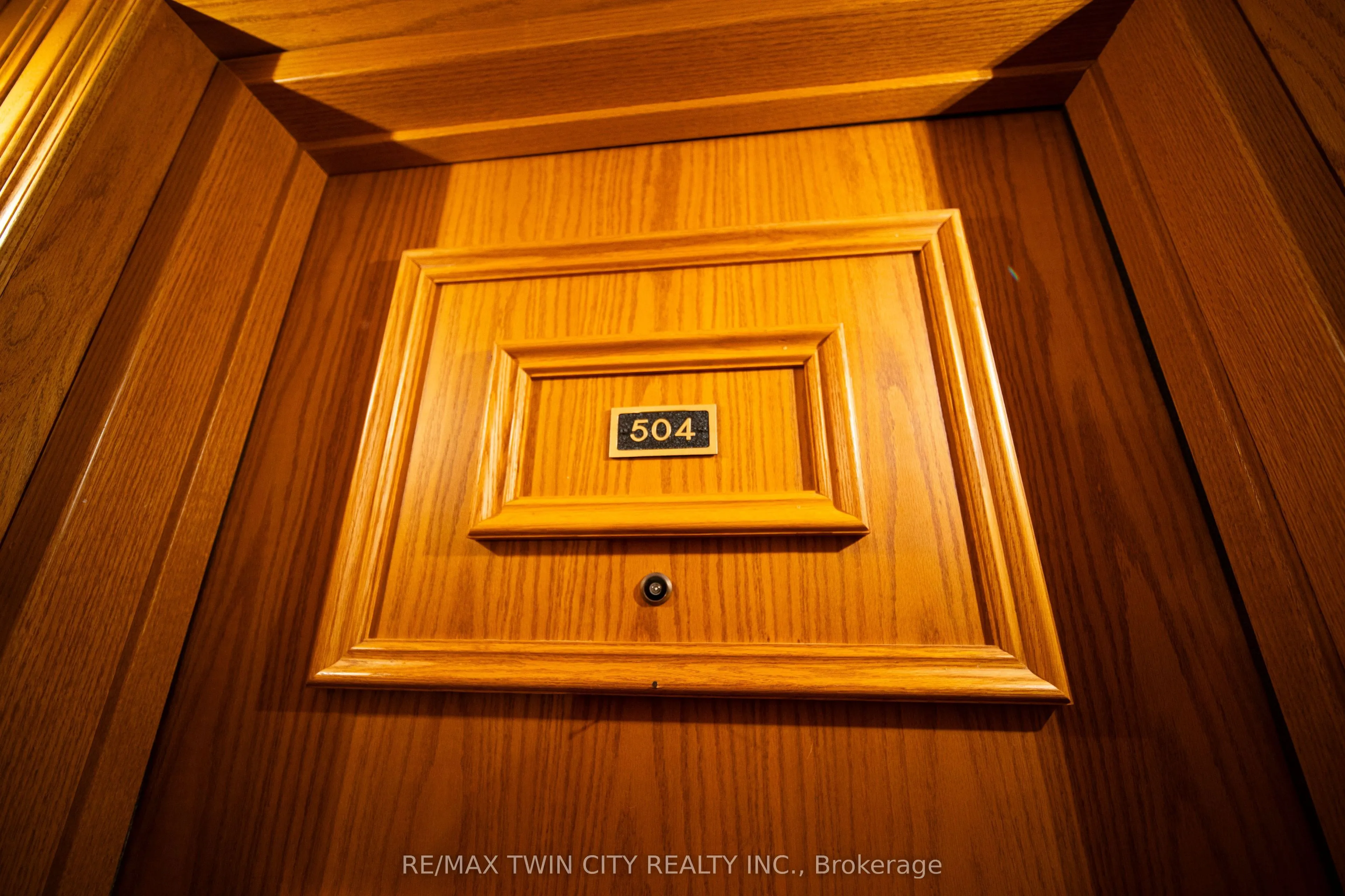 2 Lancaster Street E, #504