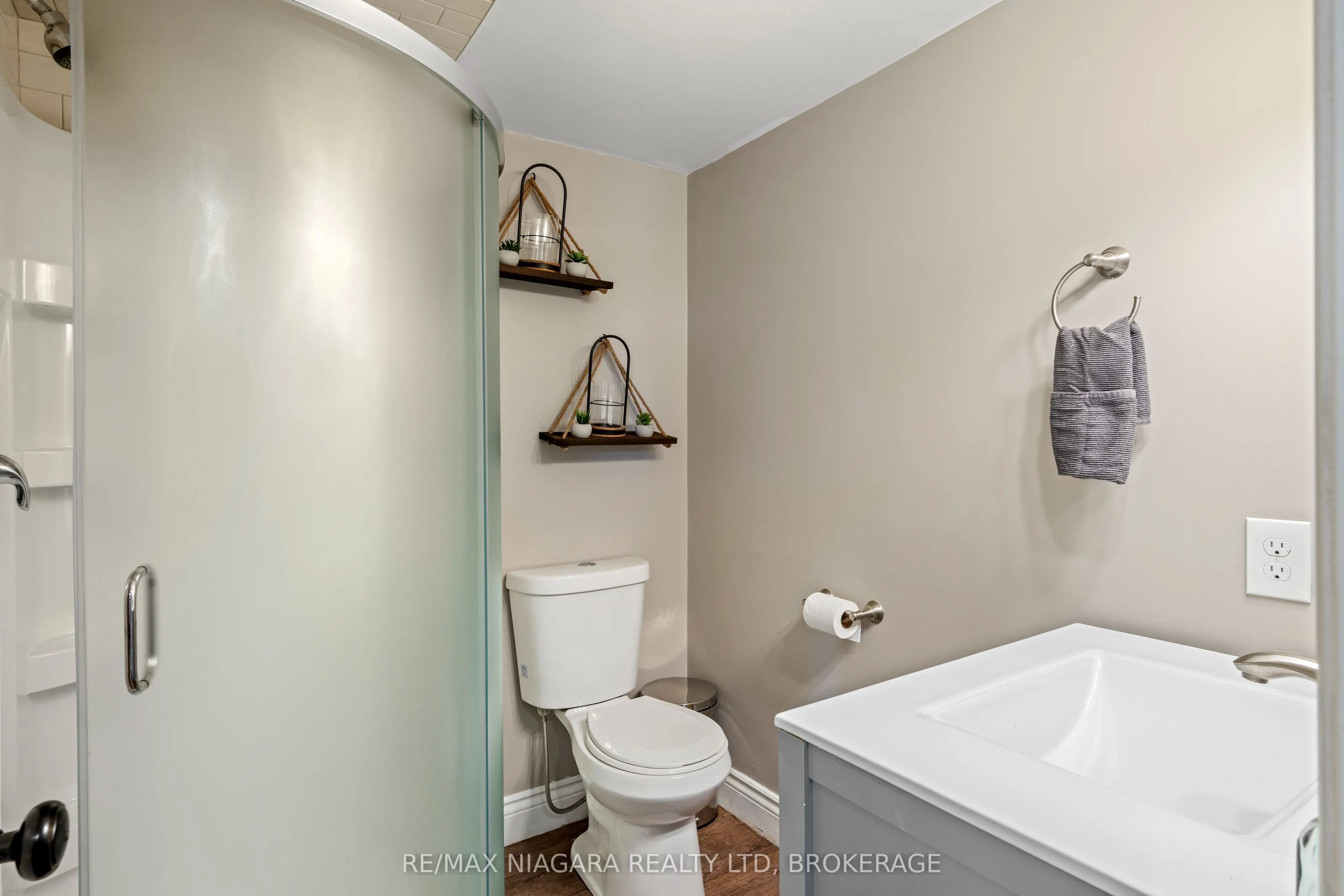 2636 Merrittville Highway