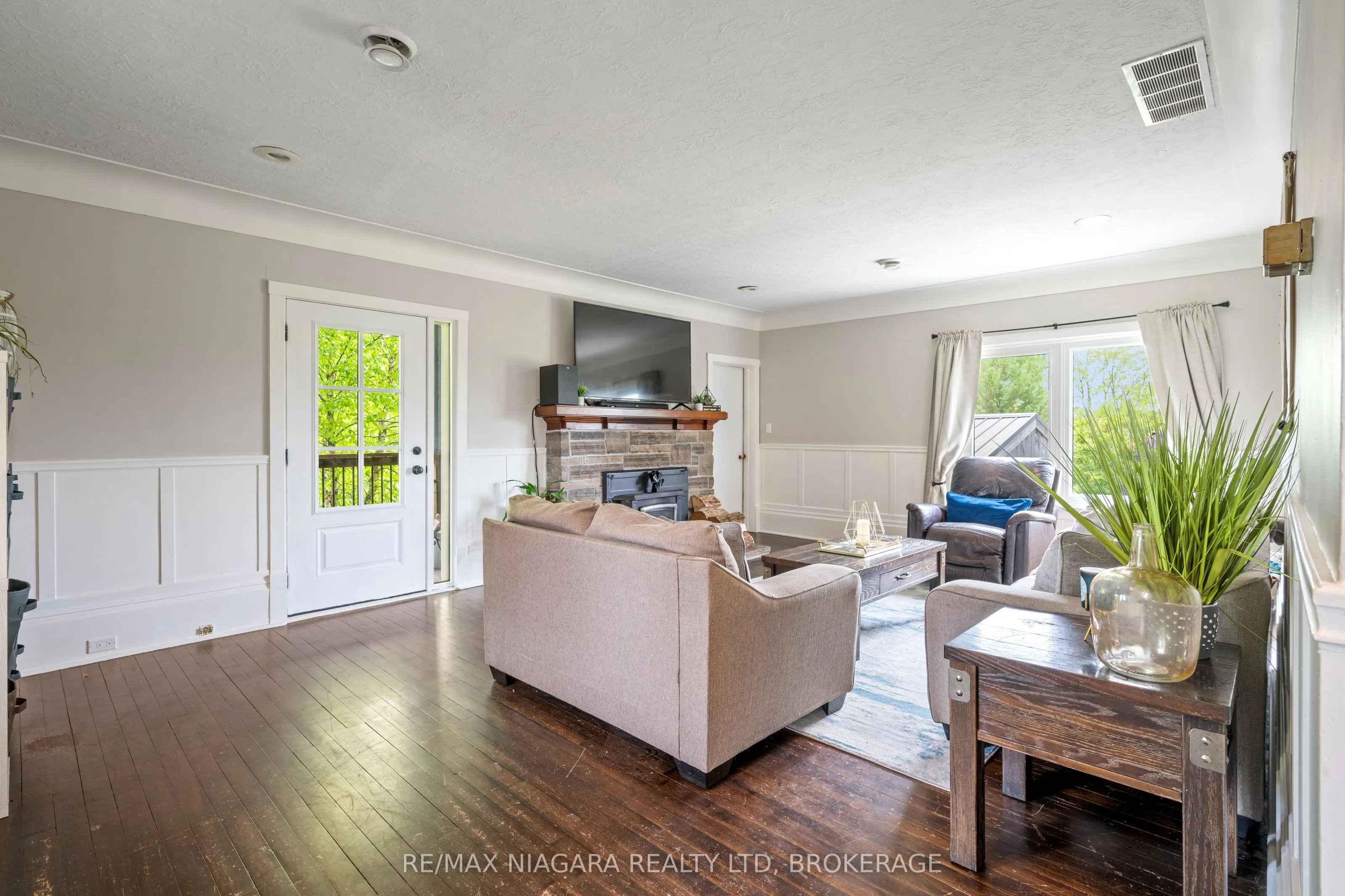 2636 Merrittville Highway
