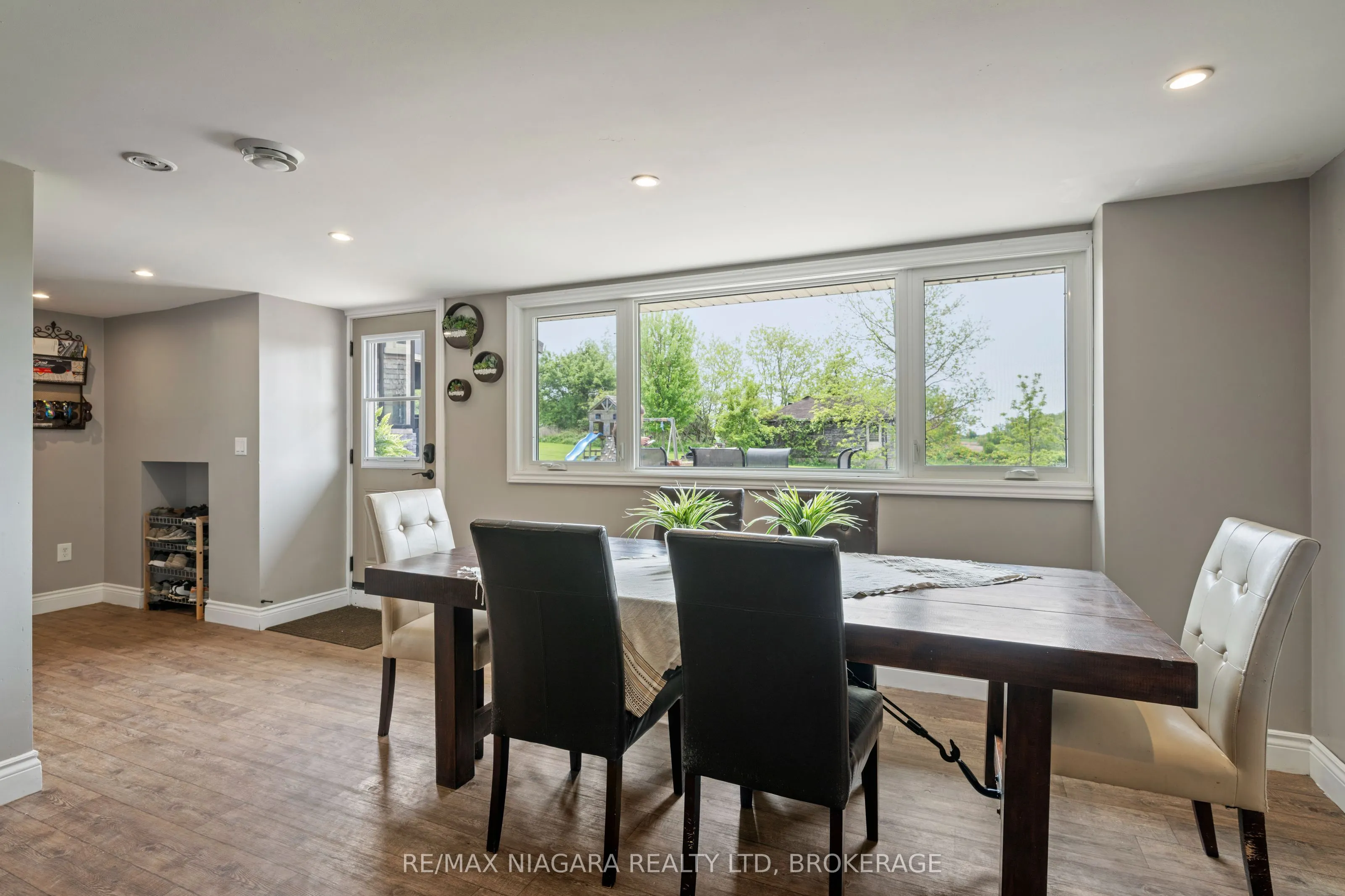 2636 Merrittville Highway