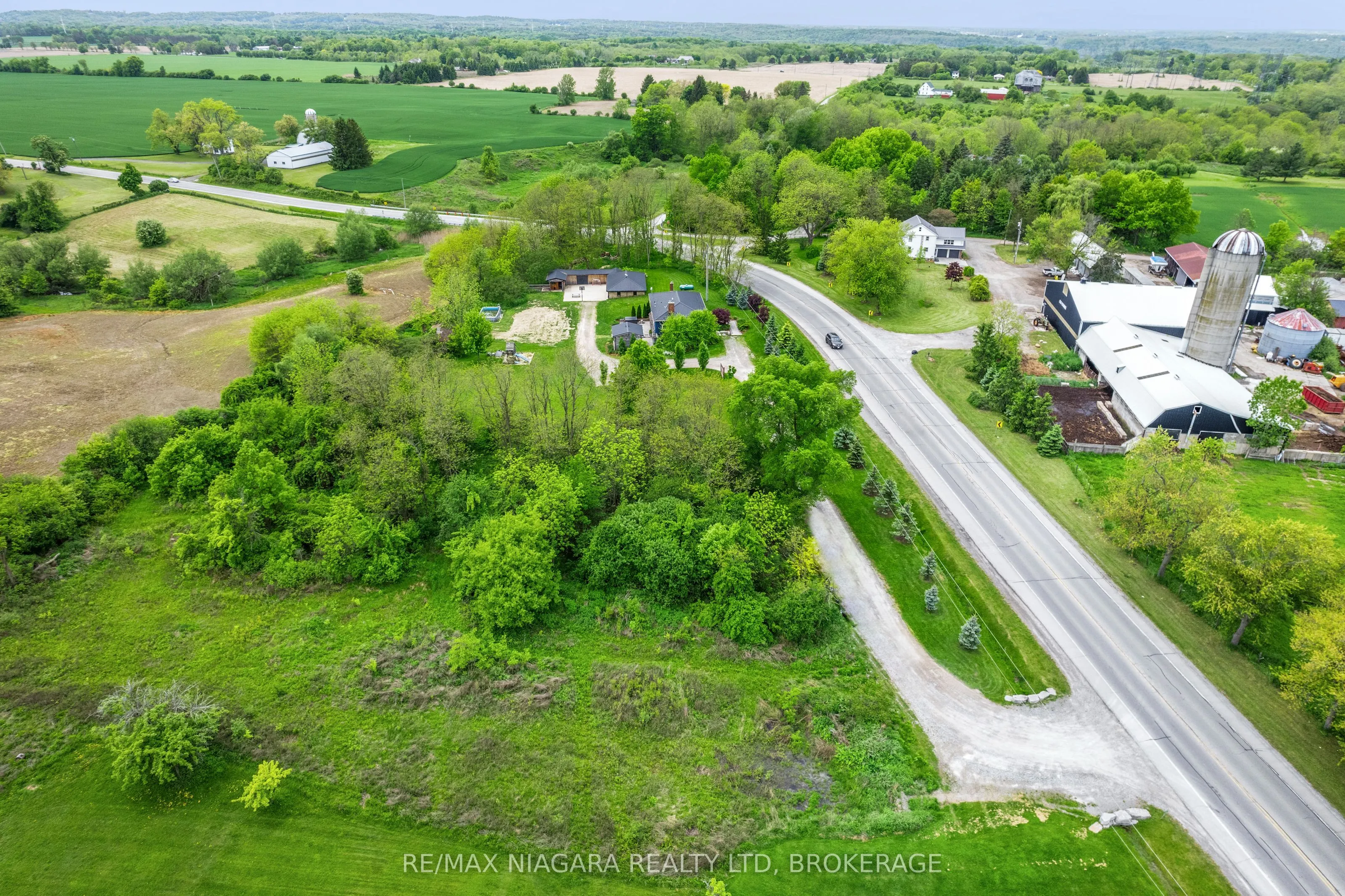 2636 Merrittville Highway