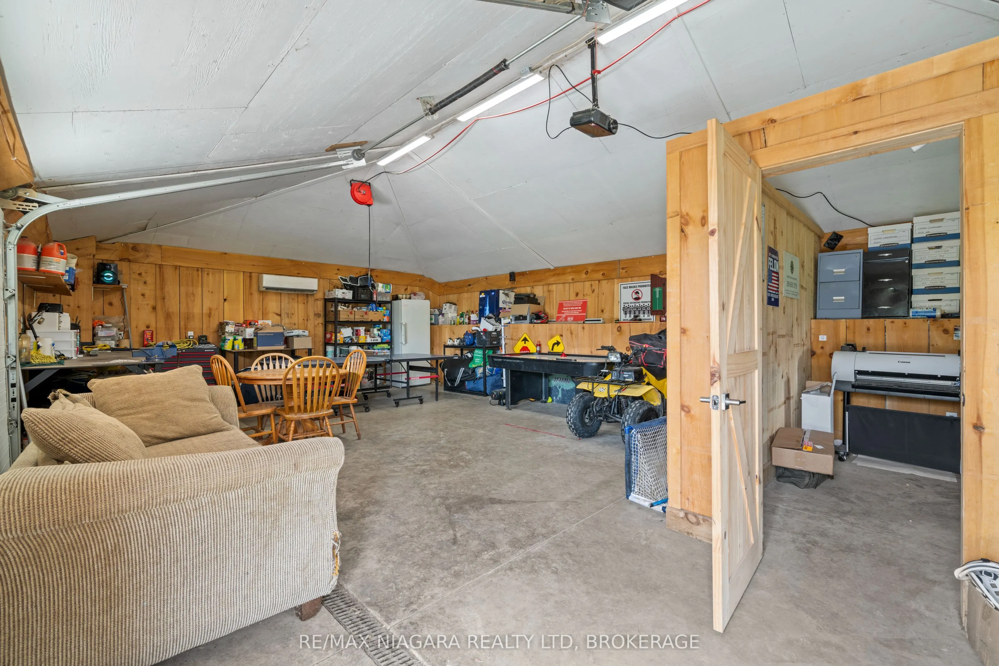 2636 Merrittville Highway