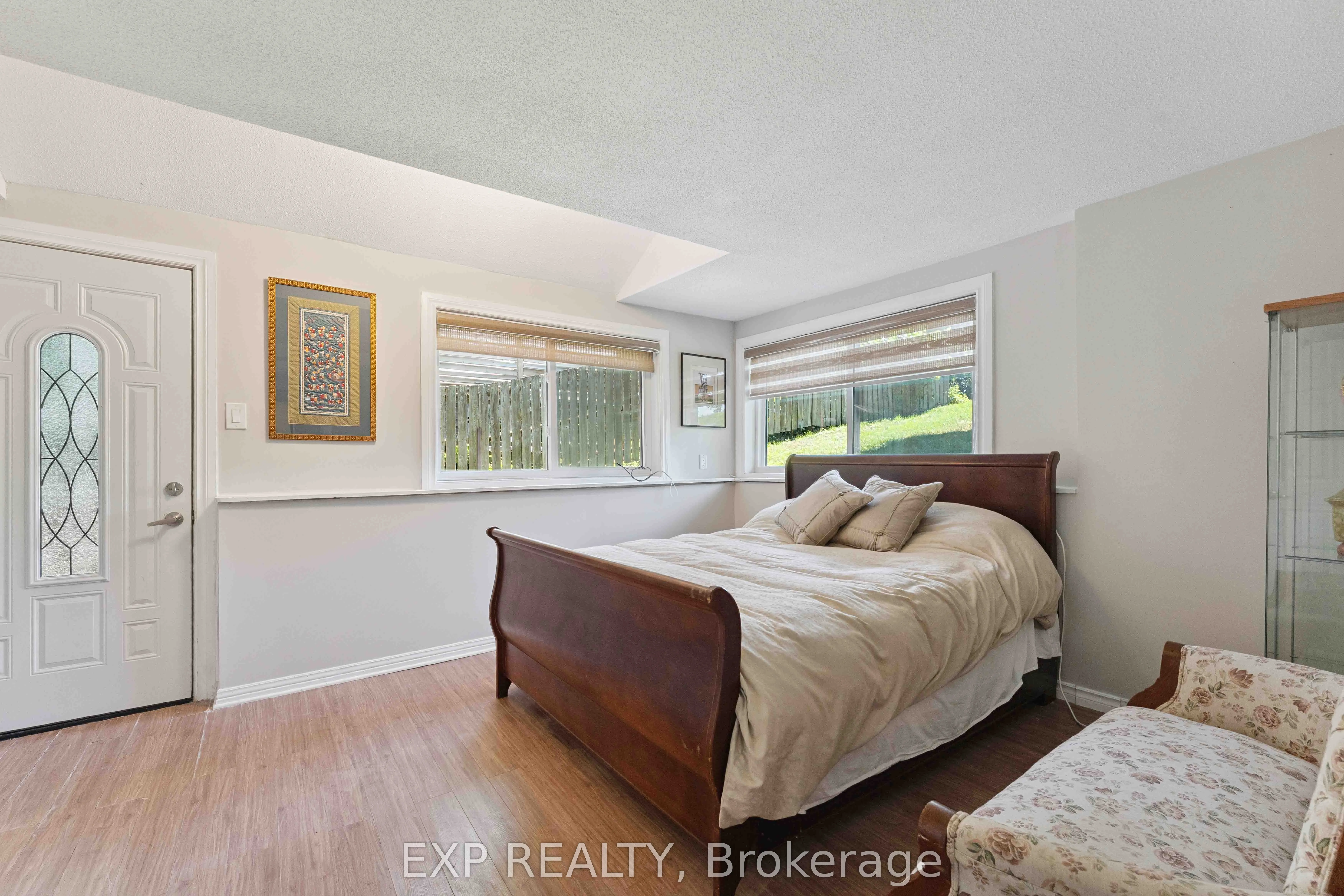 4229 RIDEAU VALLEY Drive