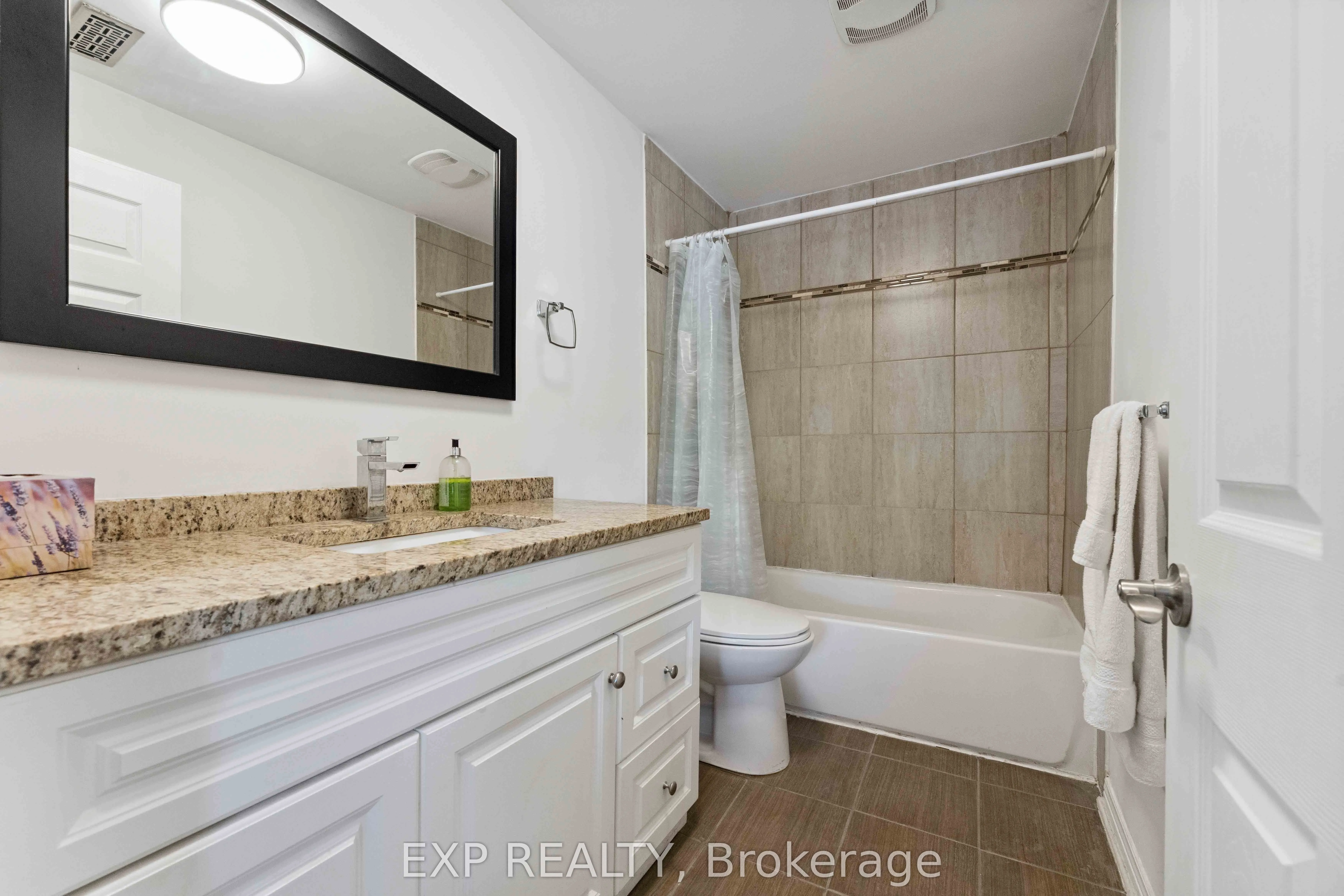 4229 RIDEAU VALLEY Drive