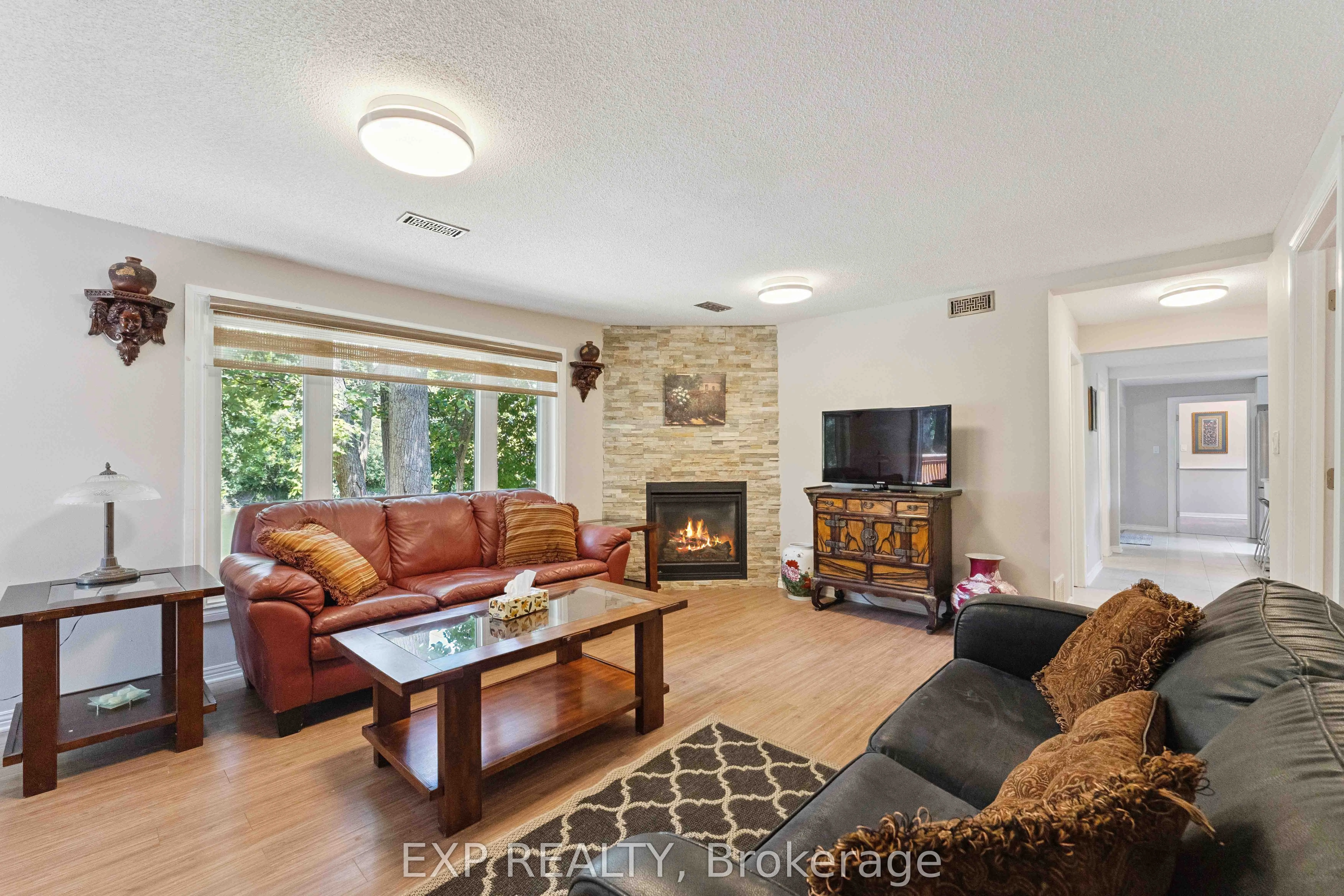 4229 RIDEAU VALLEY Drive