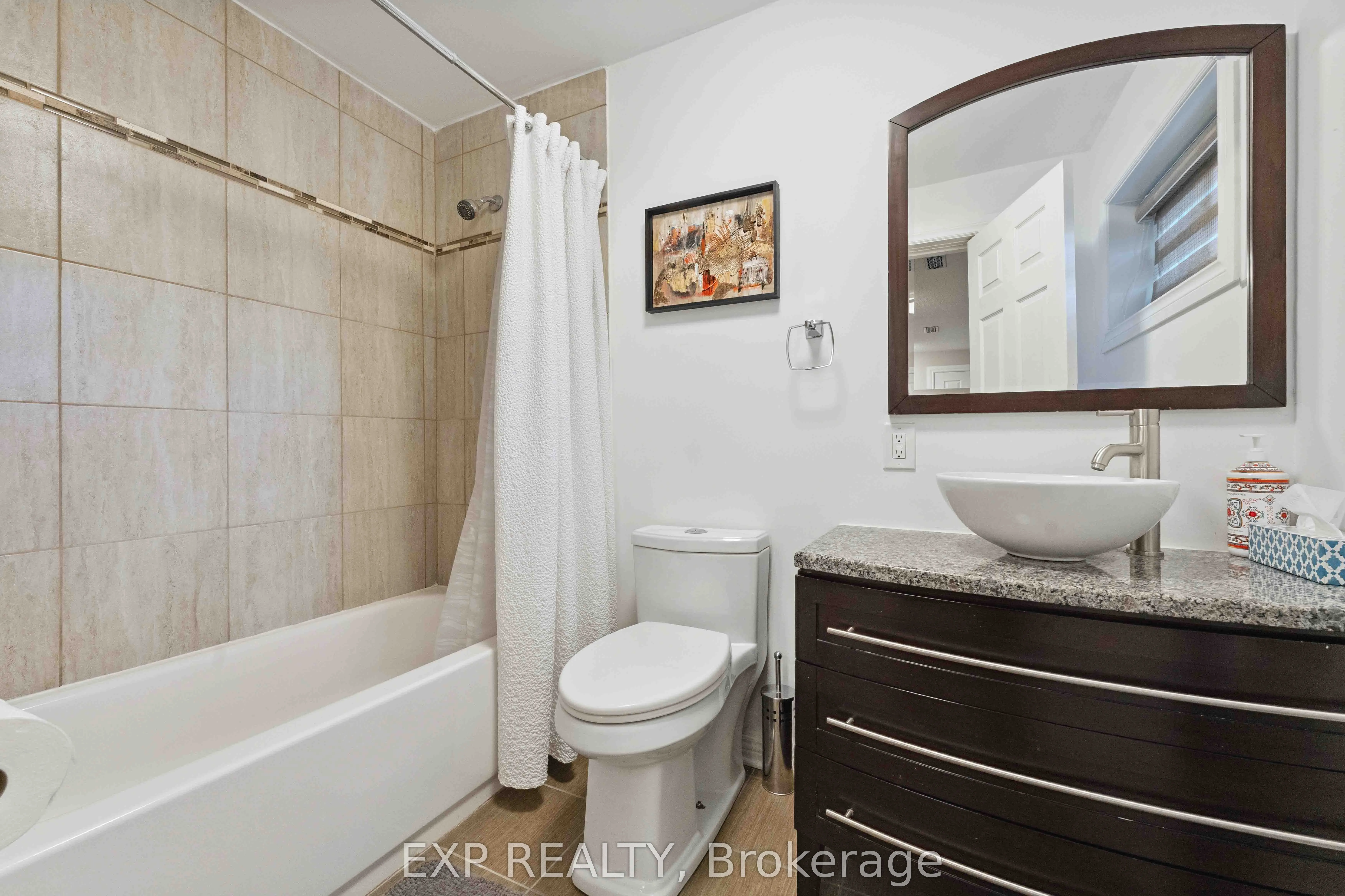 4229 RIDEAU VALLEY Drive