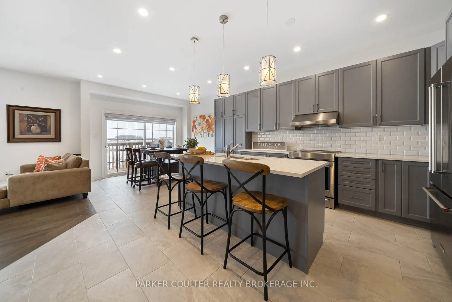 745 Gilmour Crescent