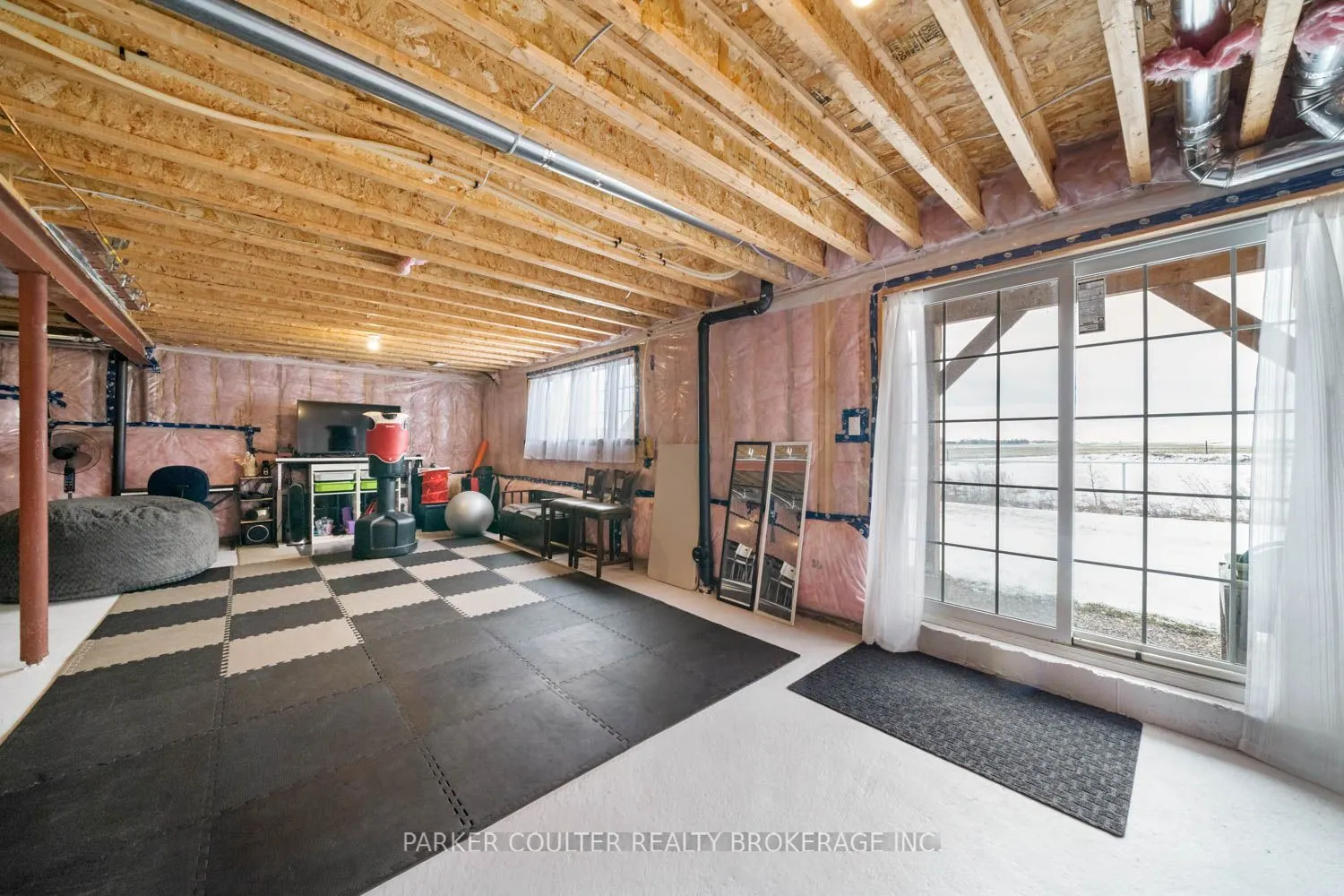 745 Gilmour Crescent