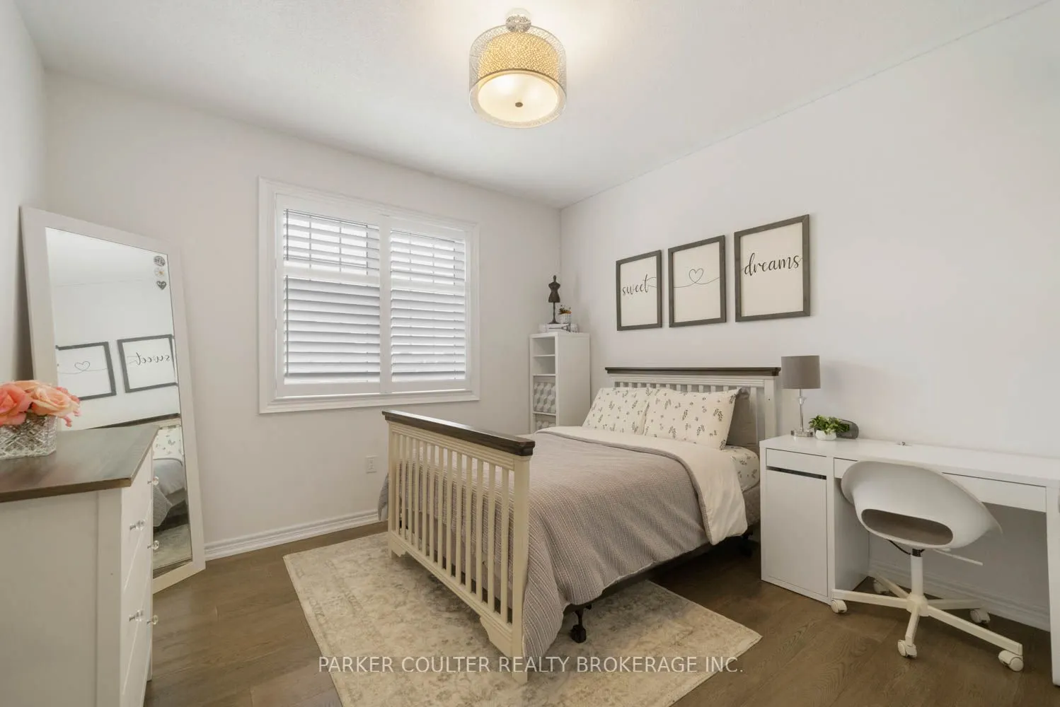 745 Gilmour Crescent