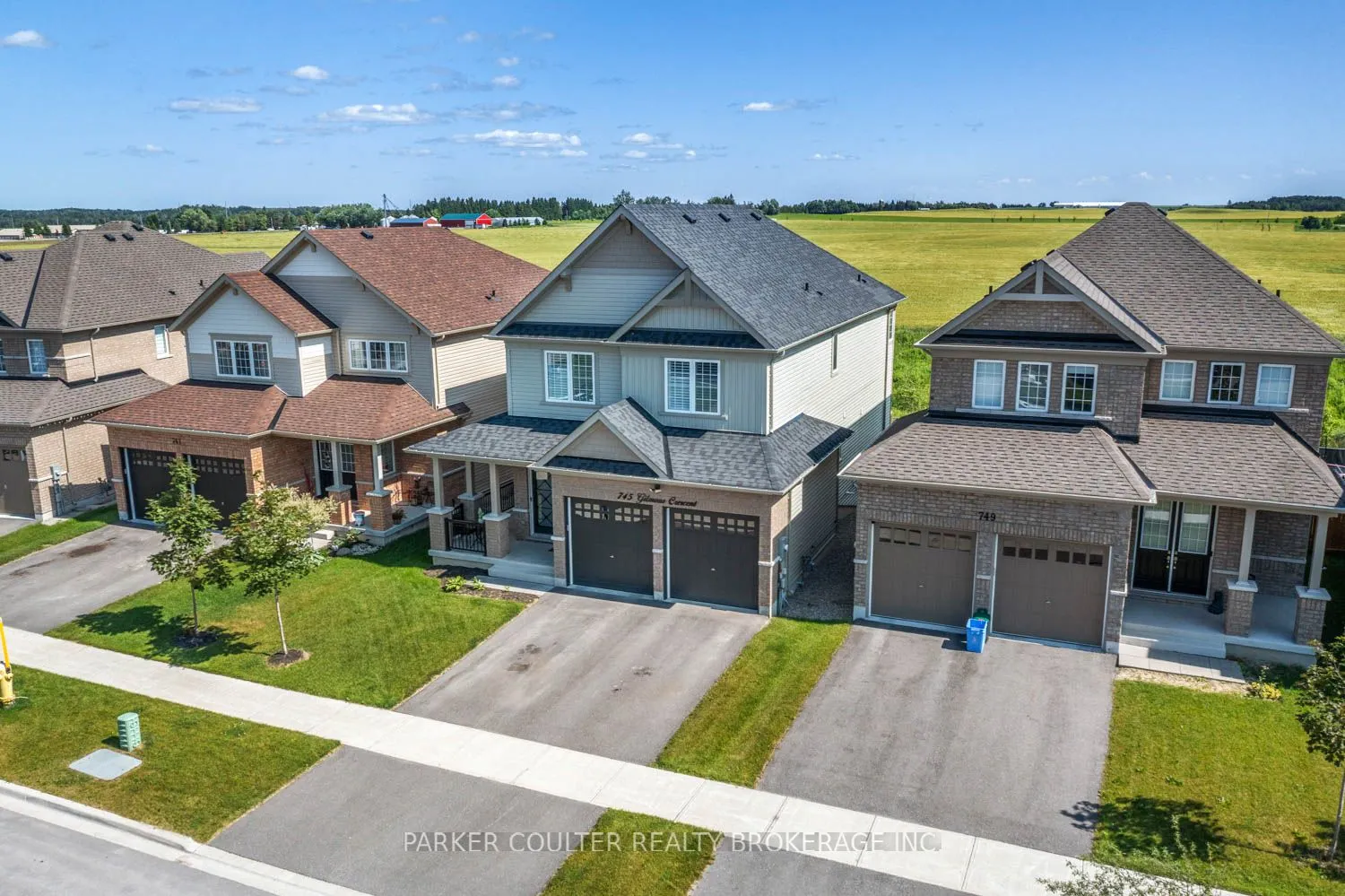 745 Gilmour Crescent
