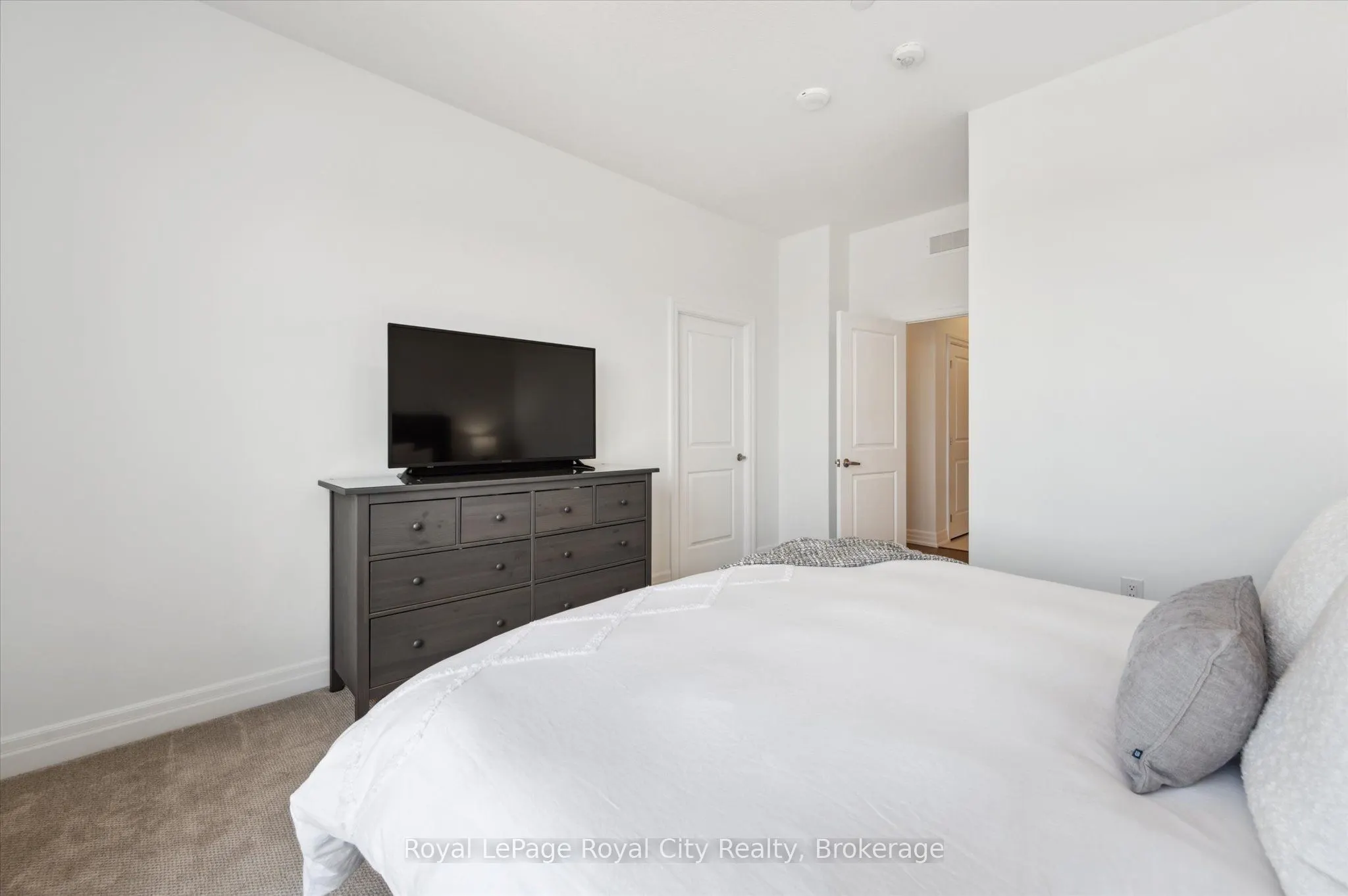 1880 Gordon Street, #1012