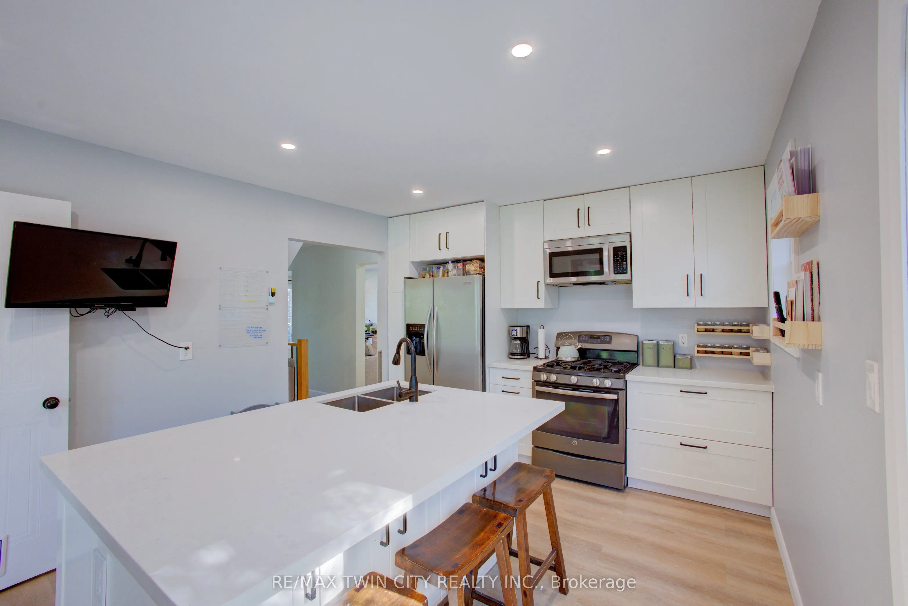 765 Woodhill Drive