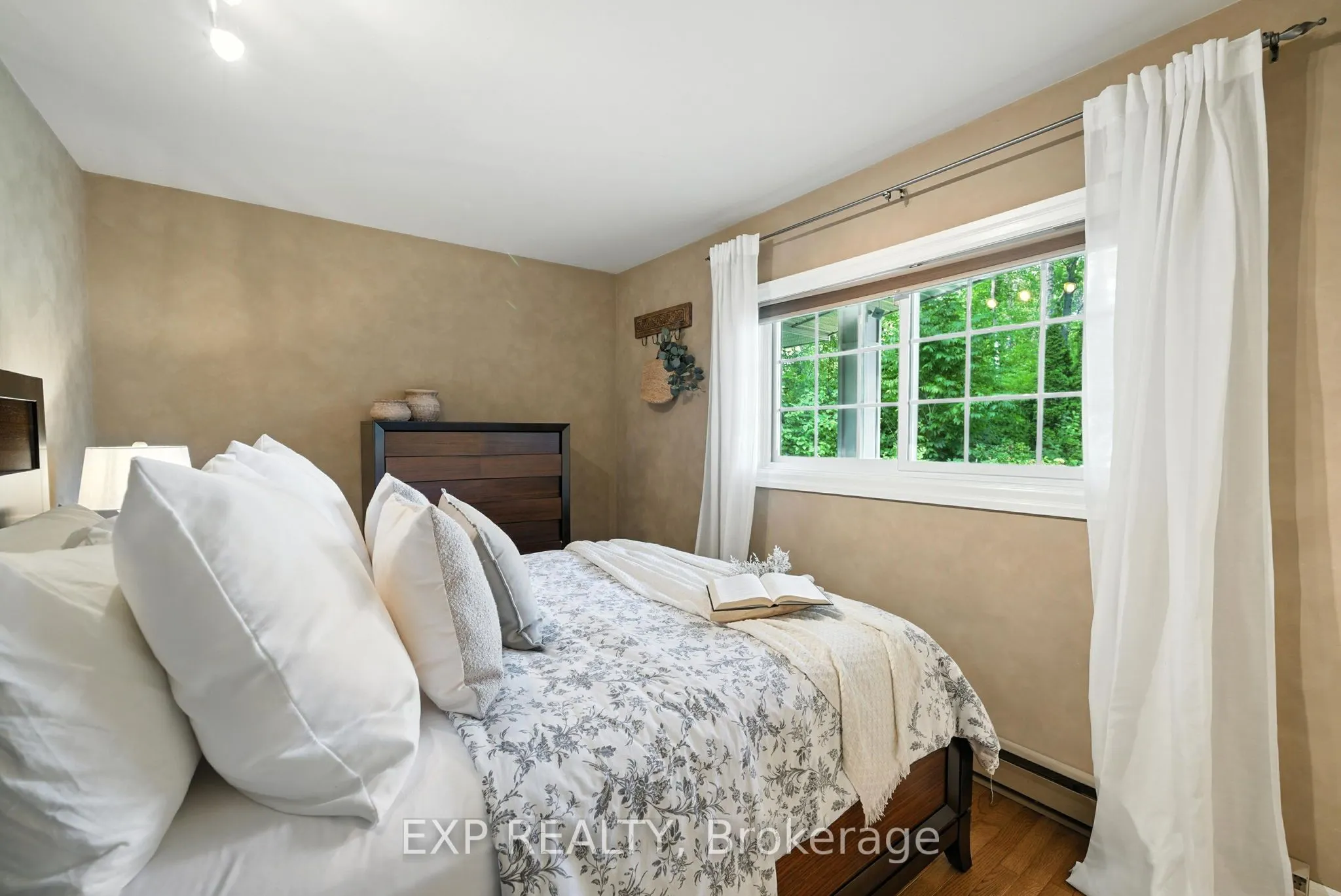 290 Marlbank Road