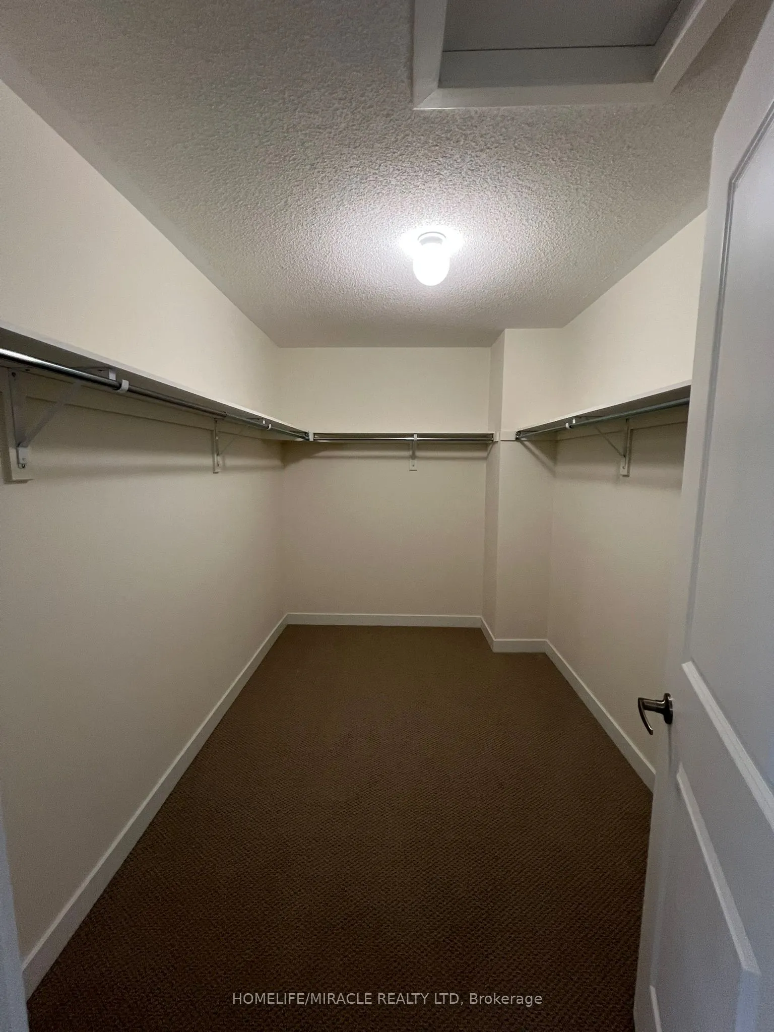 23 Stanley Leitch Drive