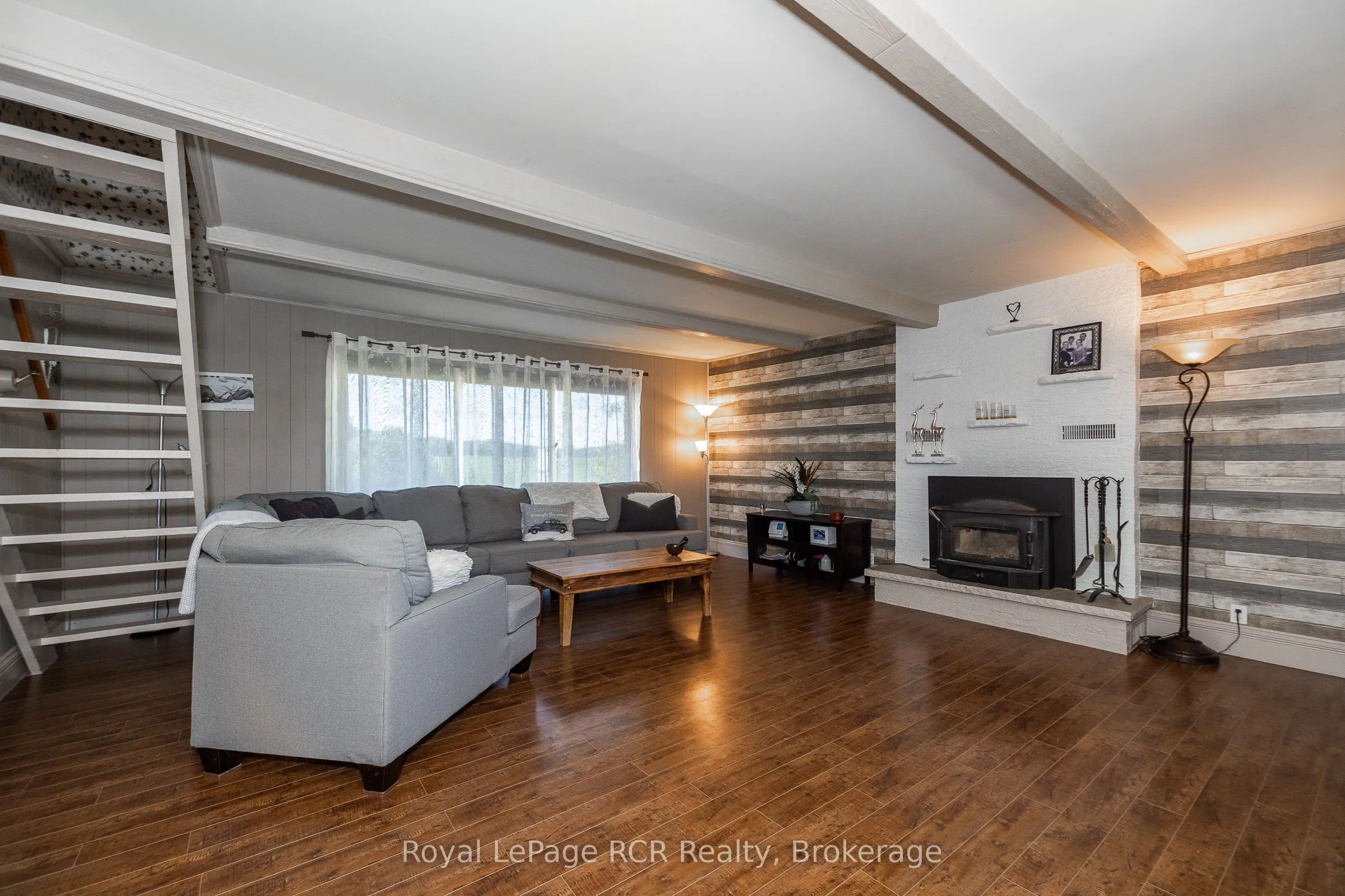 177569 GREY RD 18 Road