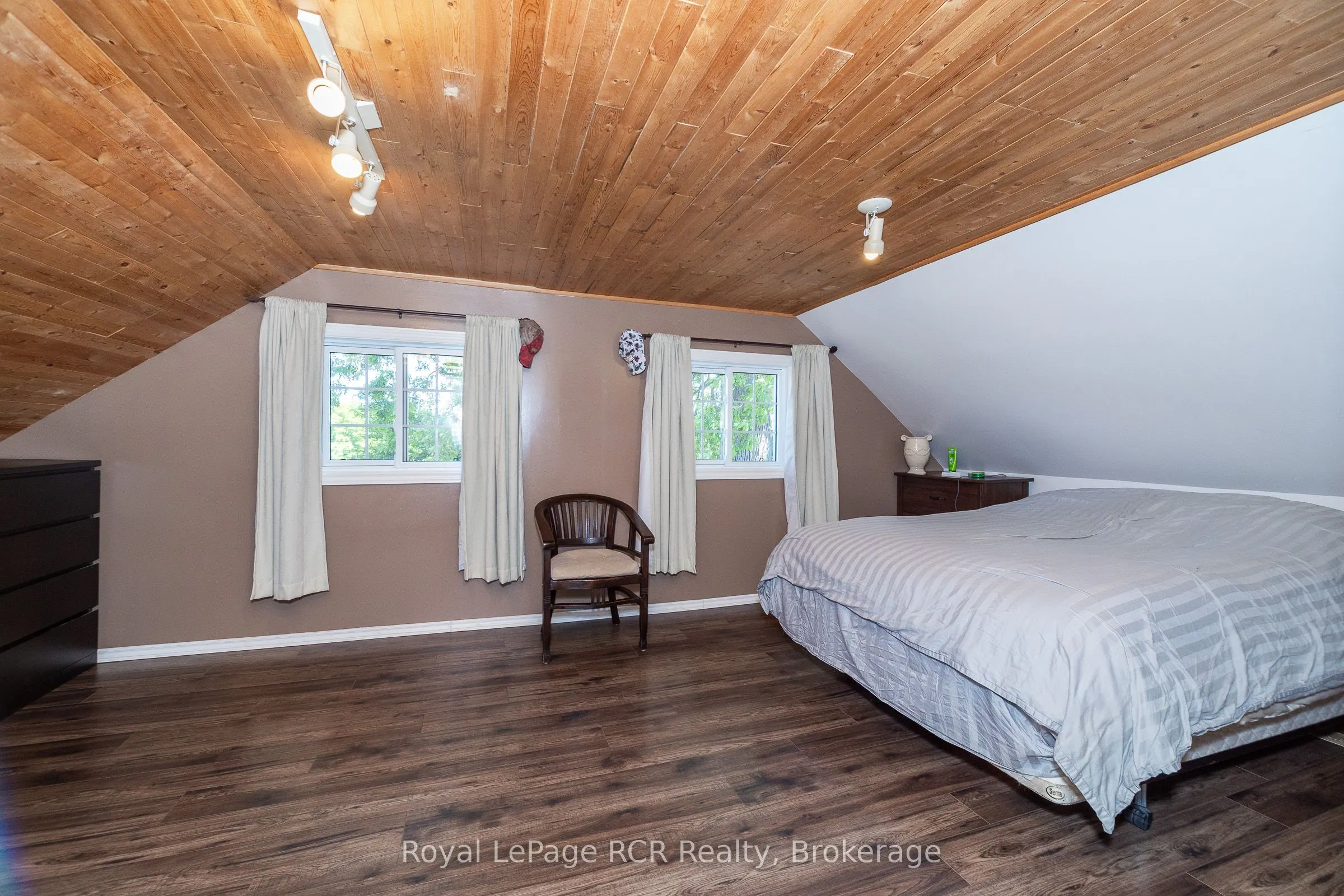 177569 GREY RD 18 Road