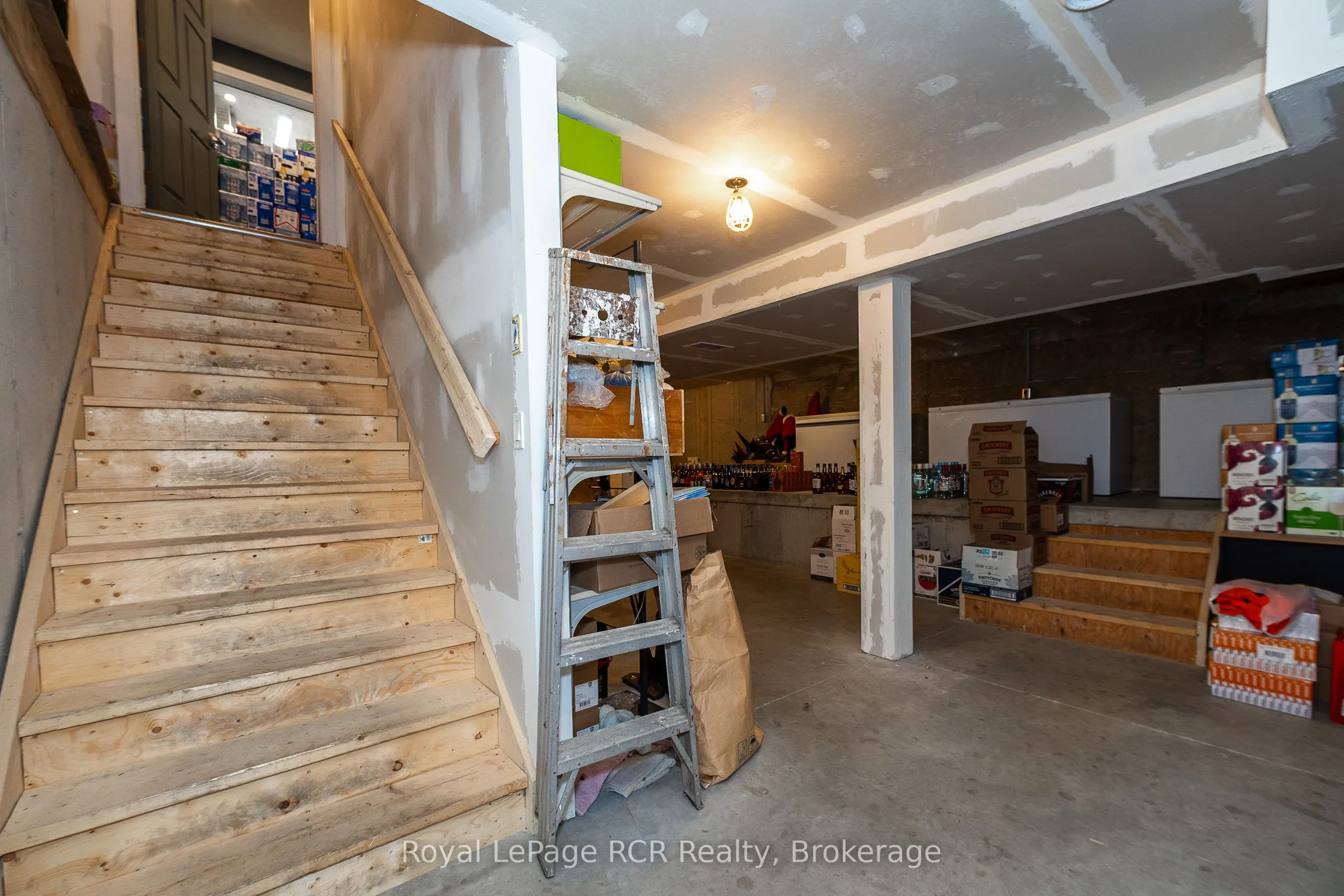 177569 GREY RD 18 Road
