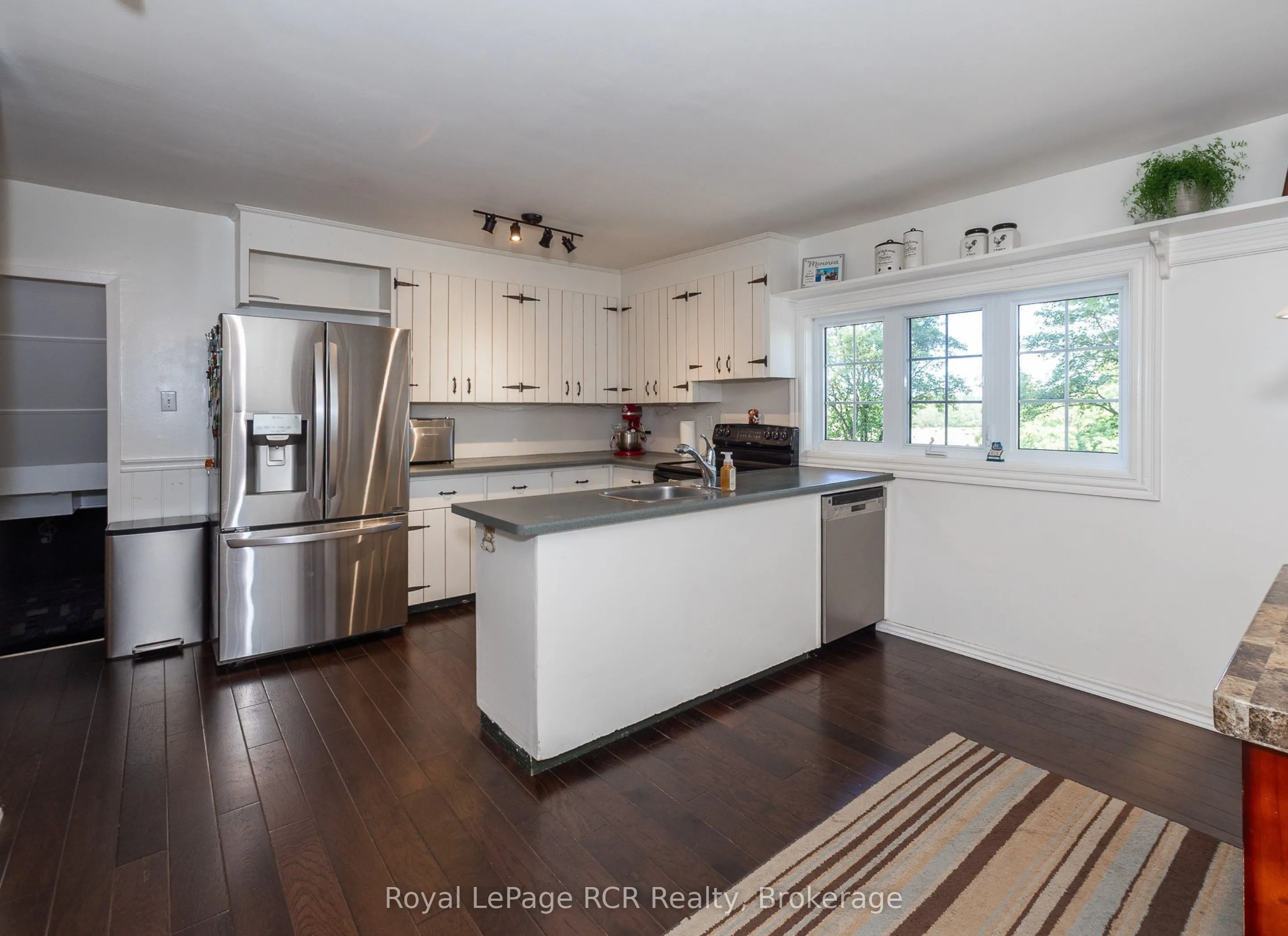 177569 GREY RD 18 Road