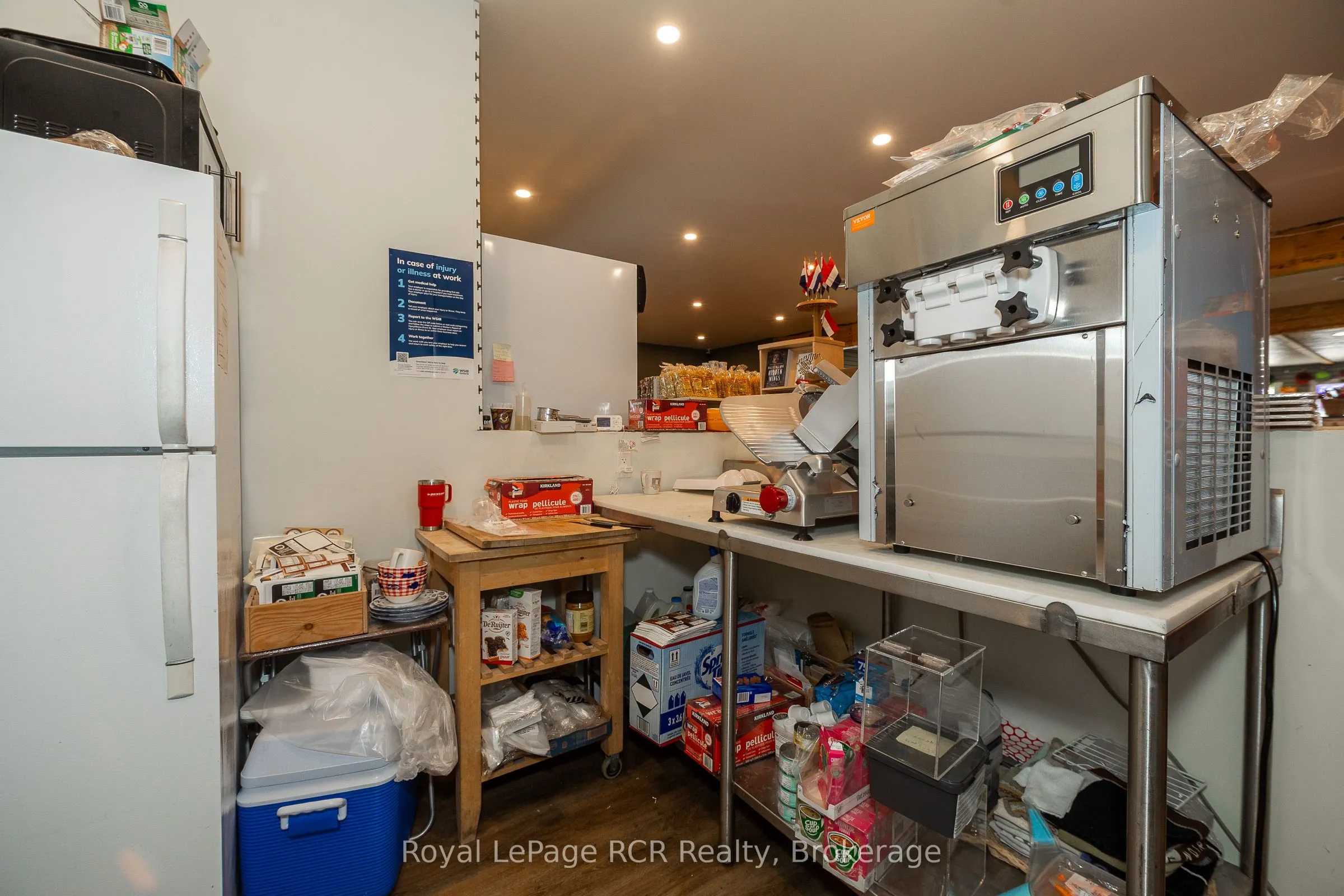 177569 GREY RD 18 Road