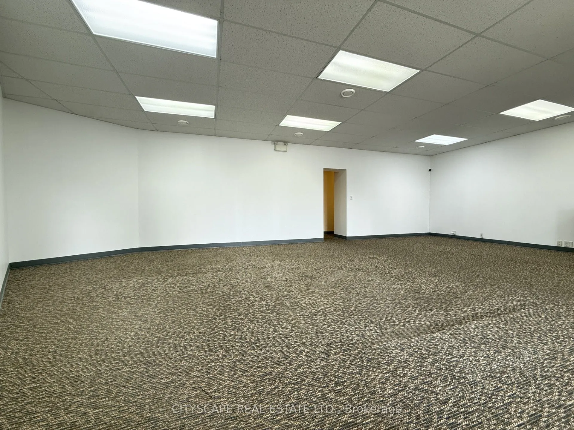 896 Dundas Street