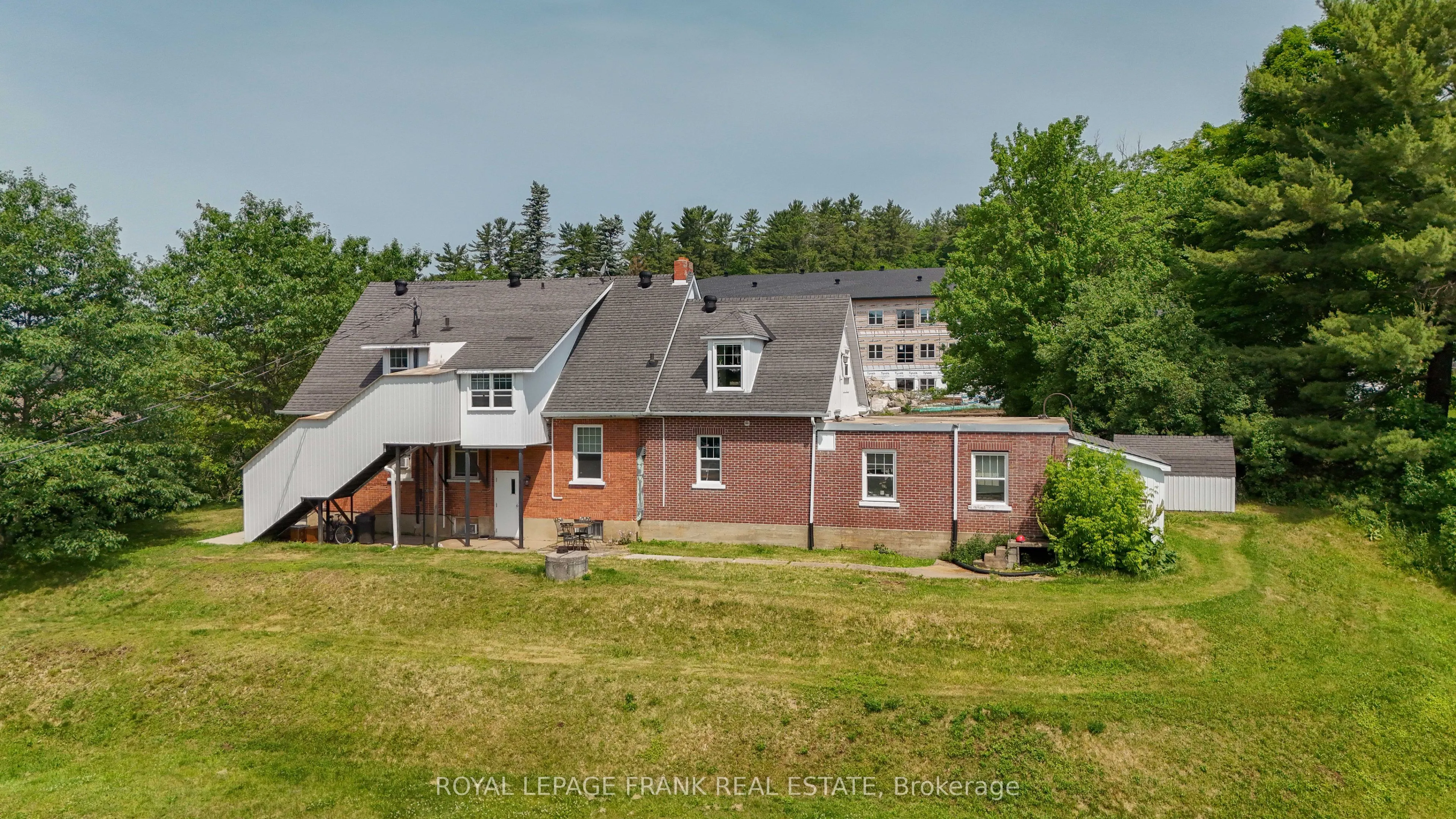 33 Flint Avenue