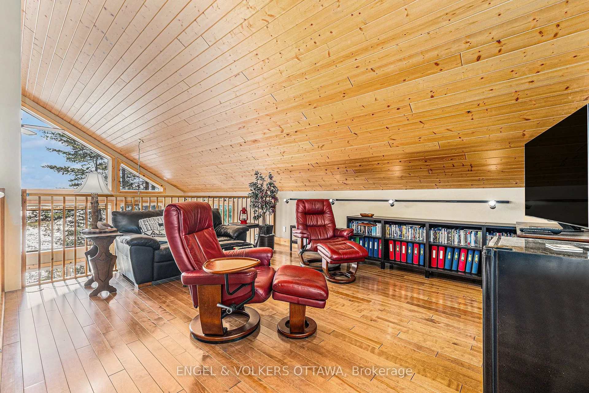 631 Golden Lyn Way
