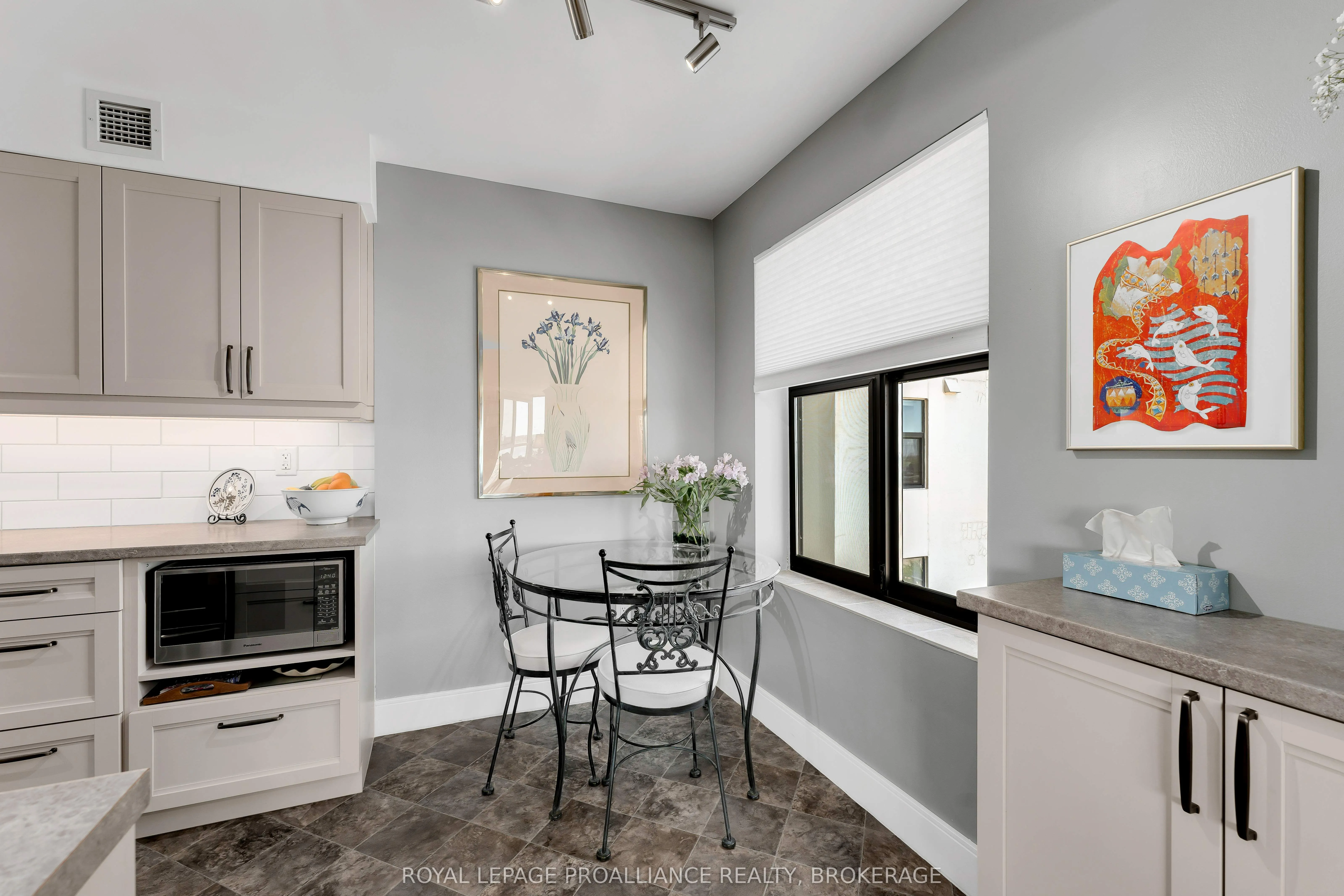 185 Ontario Street, #1205