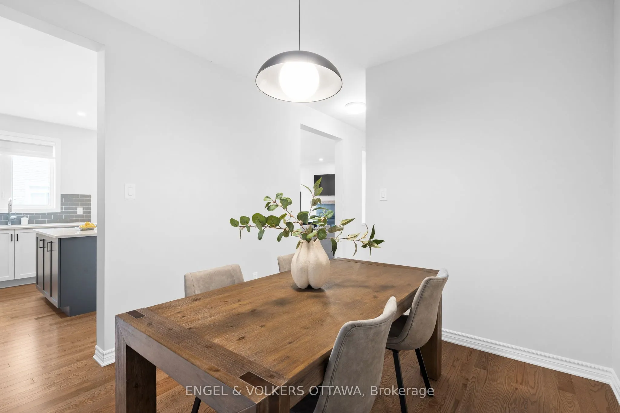 329 Finial Way