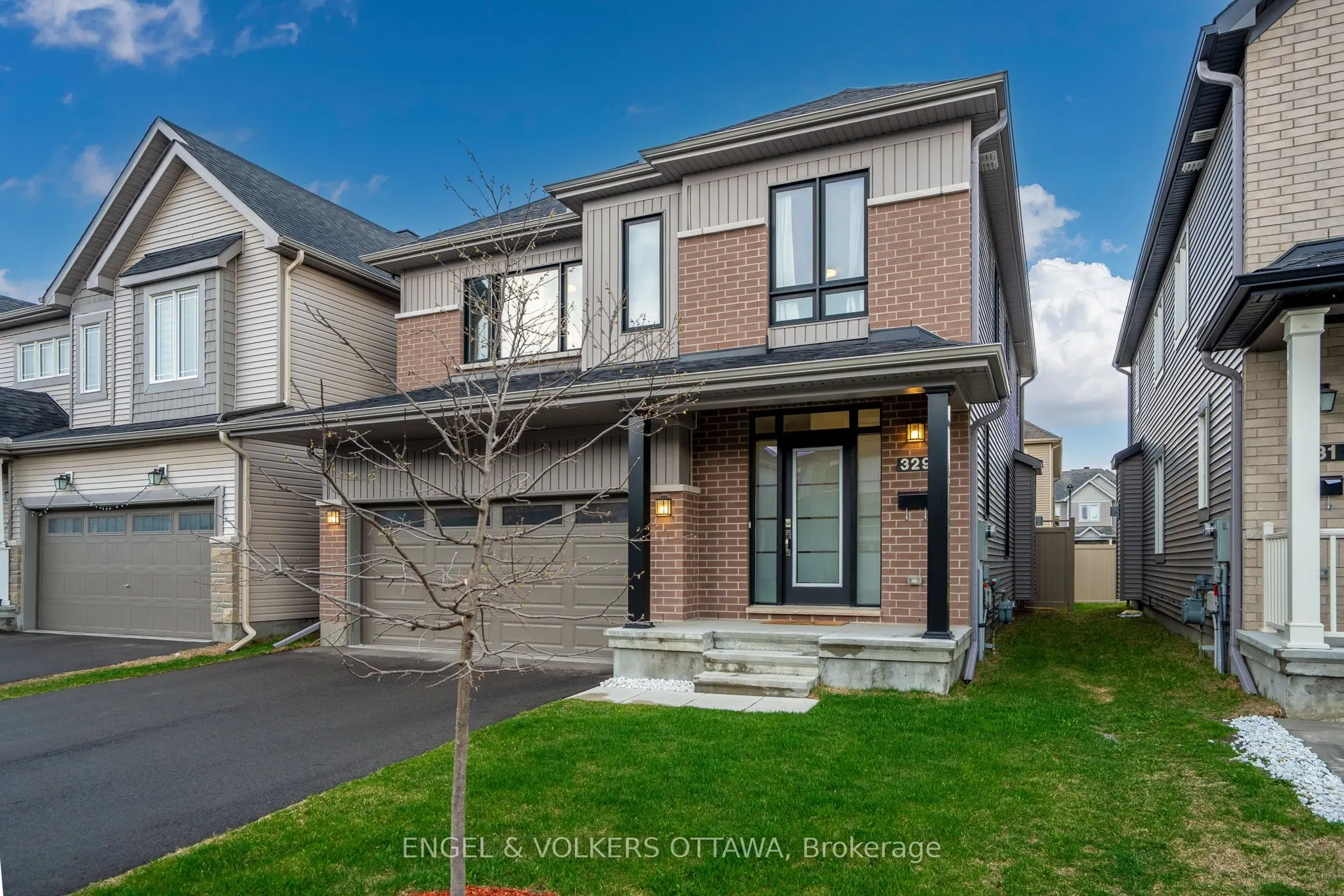 329 Finial Way