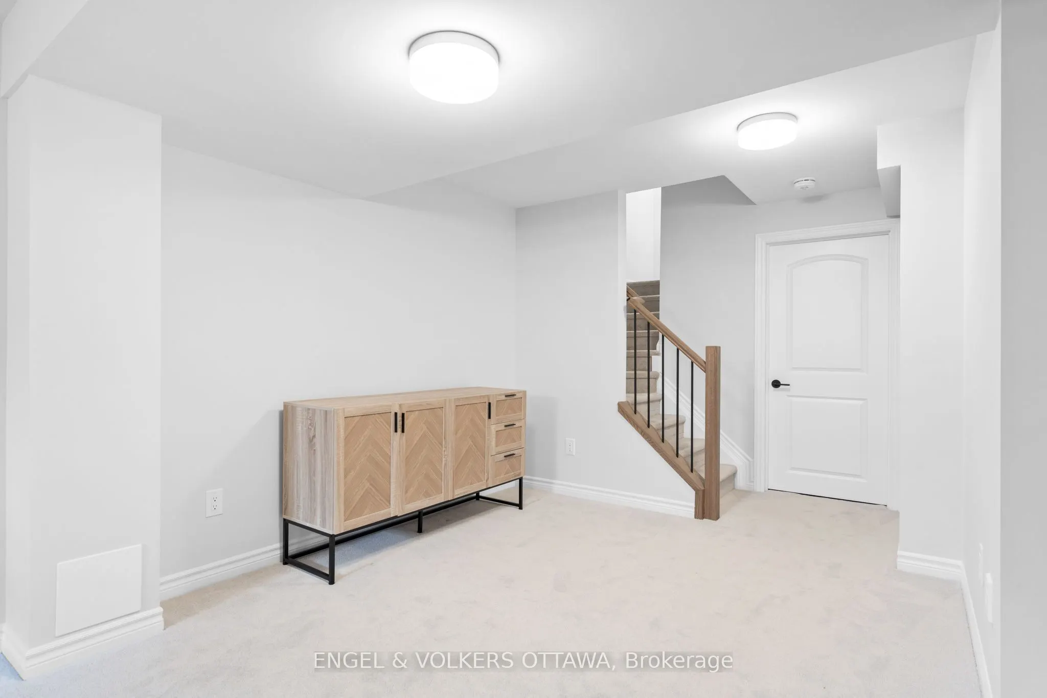 329 Finial Way