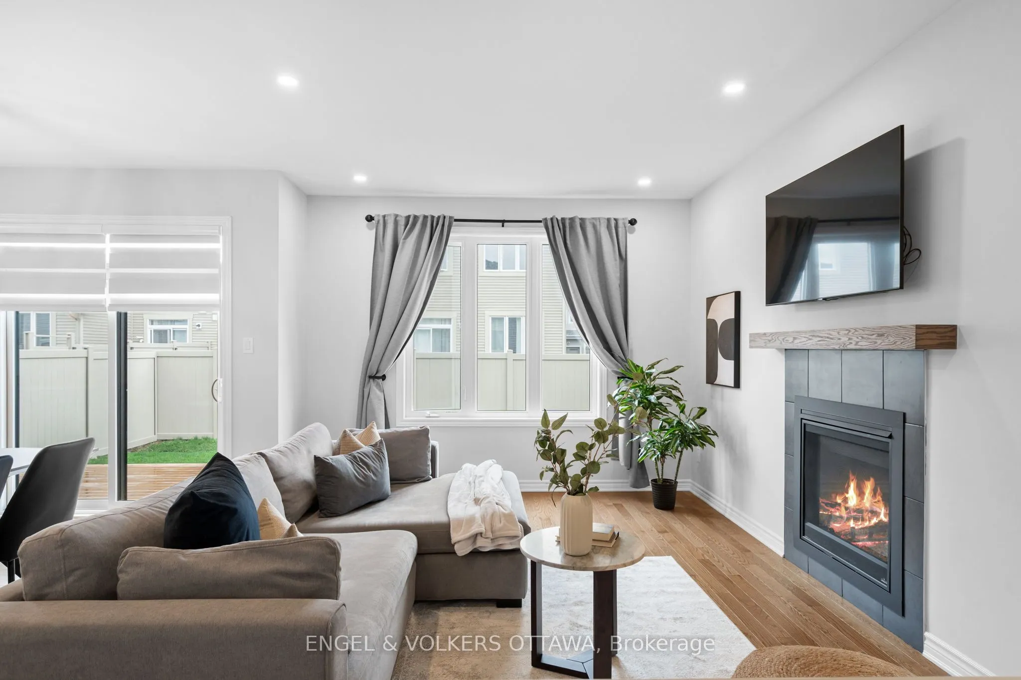 329 Finial Way