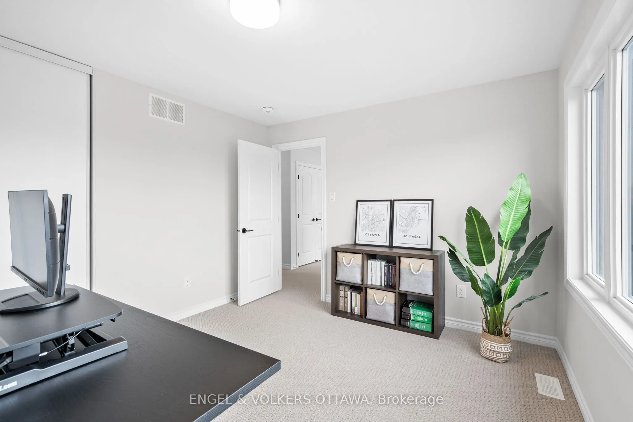 329 Finial Way