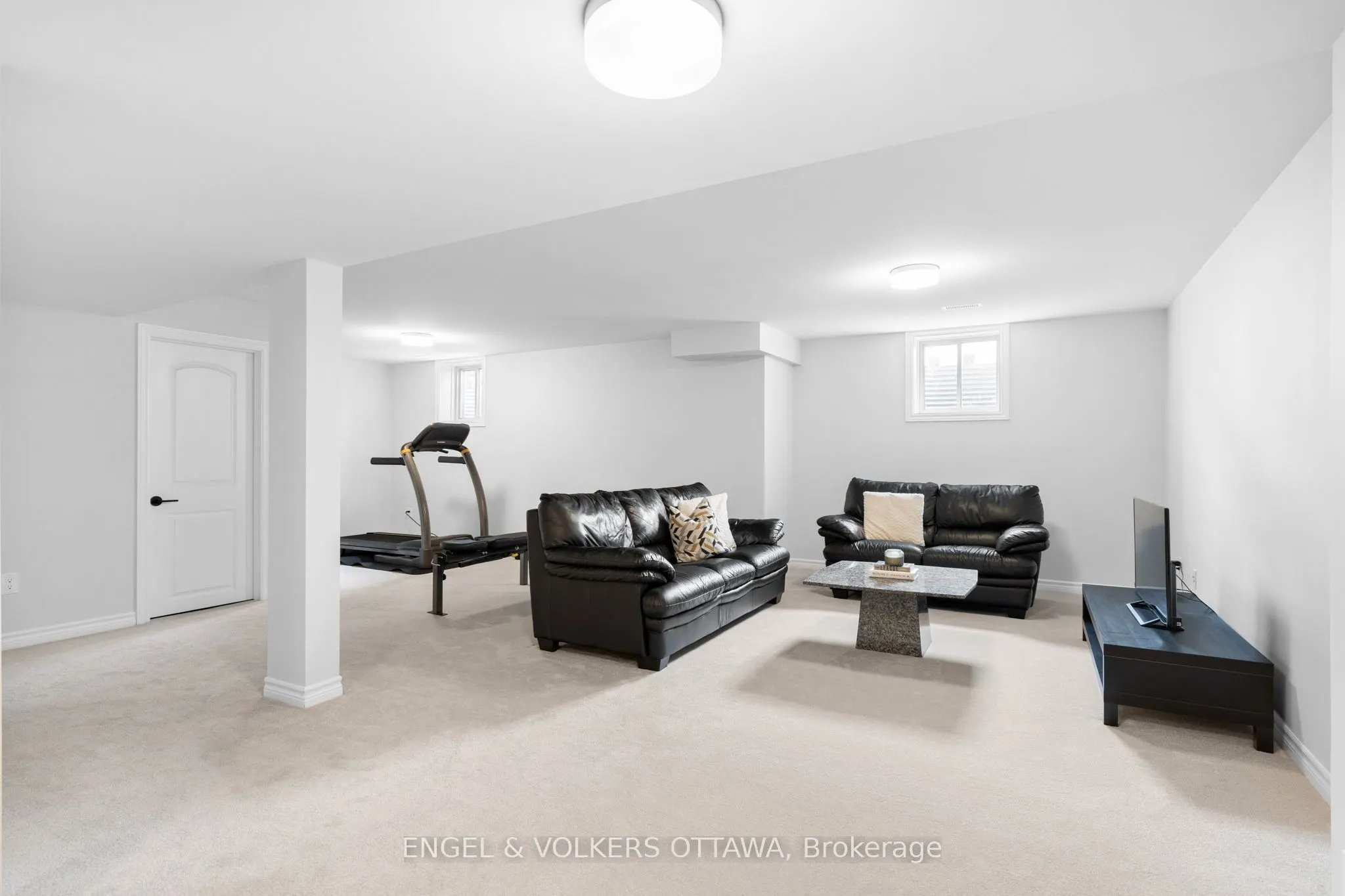 329 Finial Way