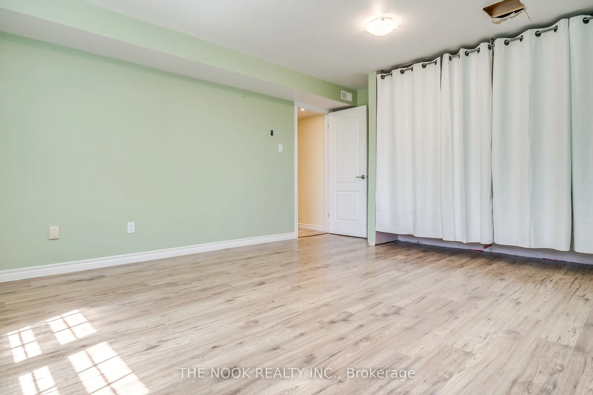 95 Peacock Boulevard