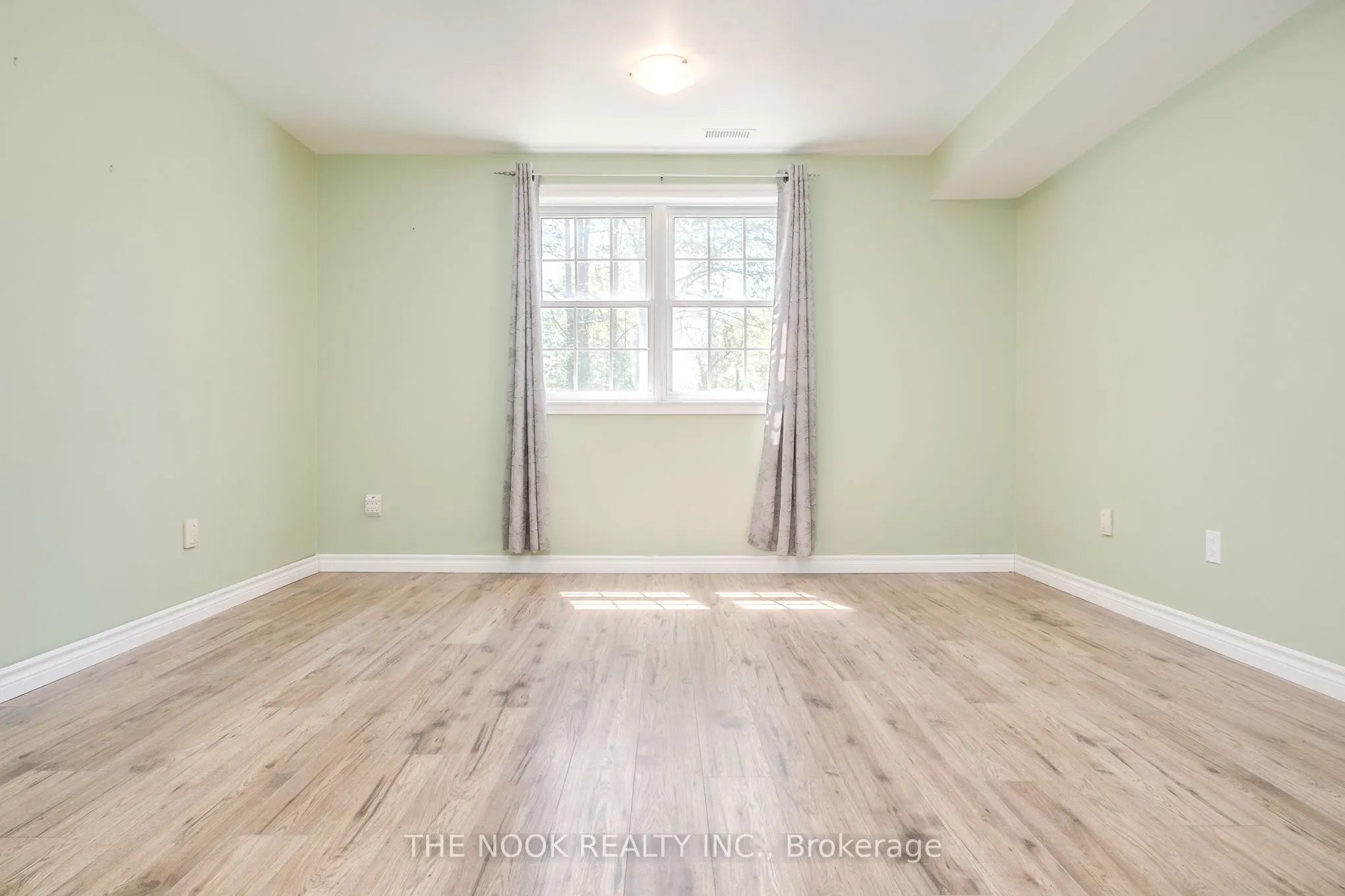 95 Peacock Boulevard