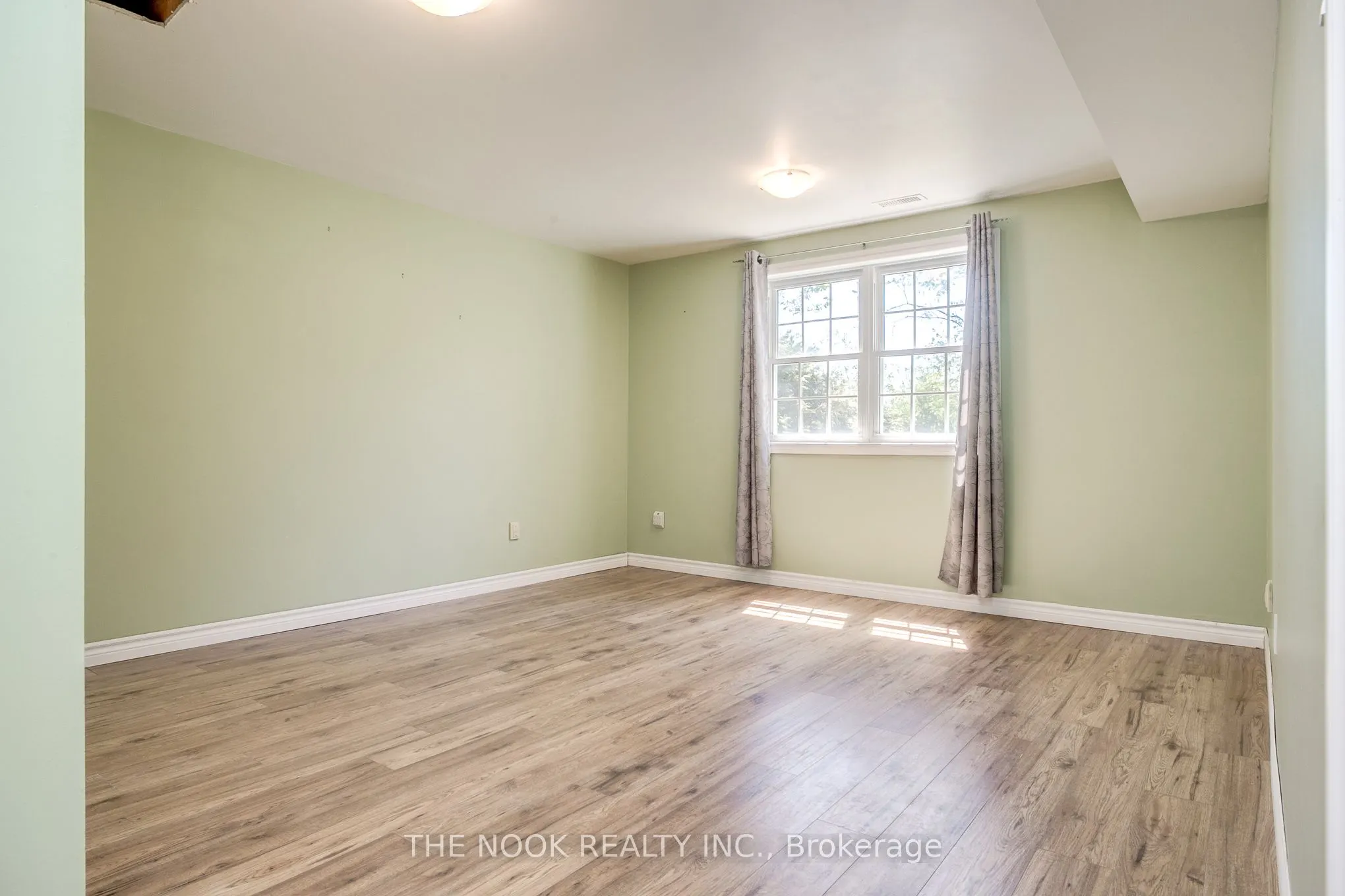 95 Peacock Boulevard