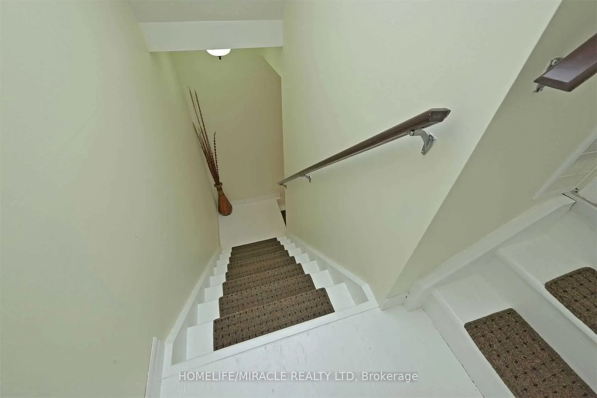 124 Silk Drive