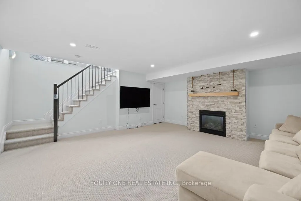 704 Brian Good Avenue