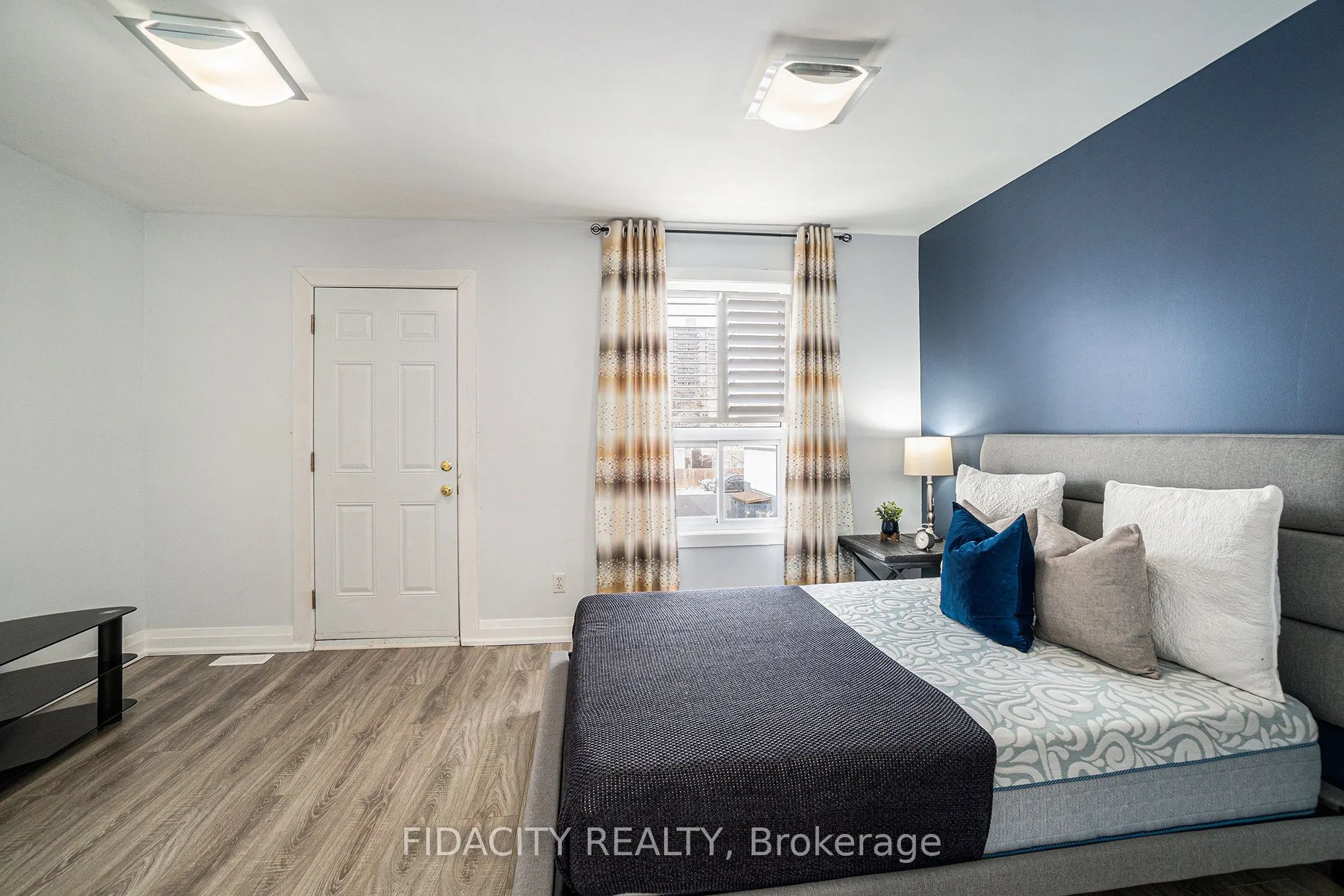 640 Somerset Street W