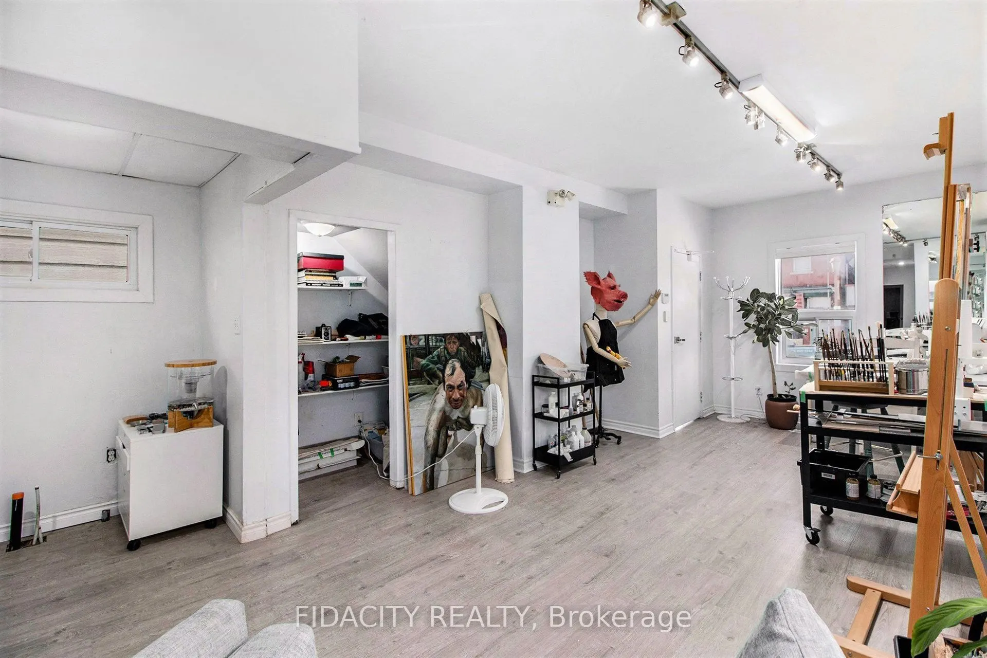 640 Somerset Street W
