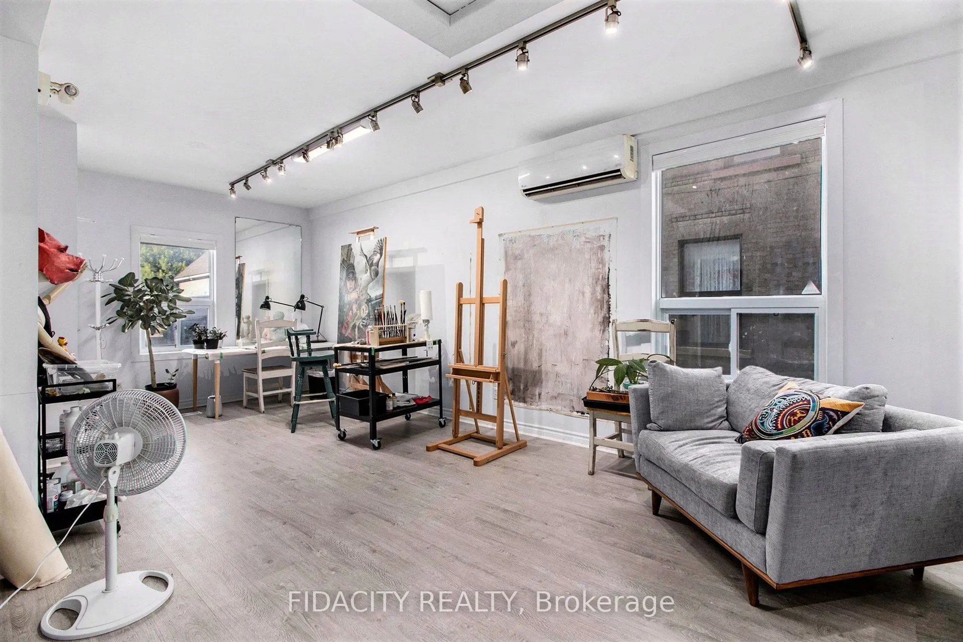 640 Somerset Street W
