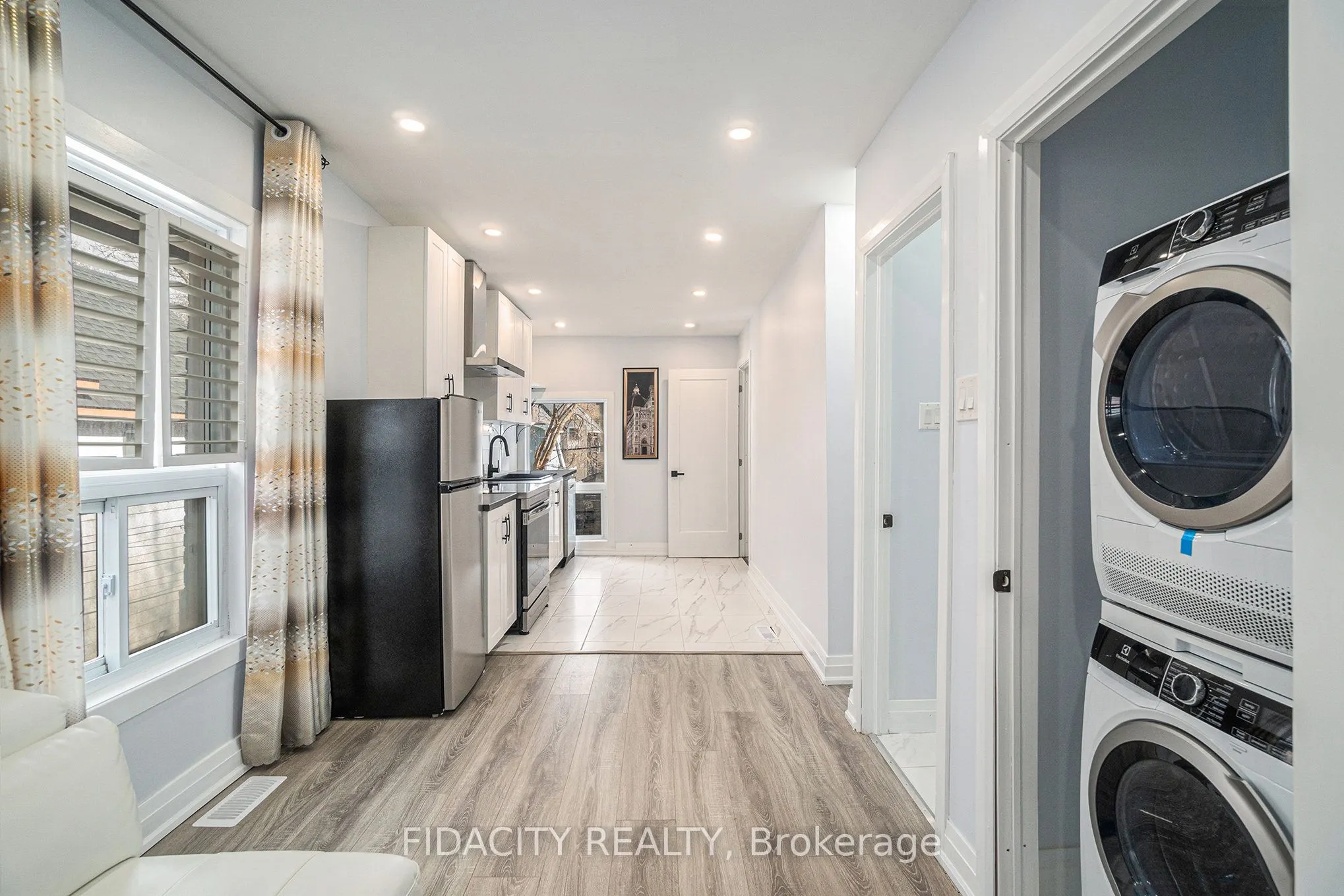 640 Somerset Street W