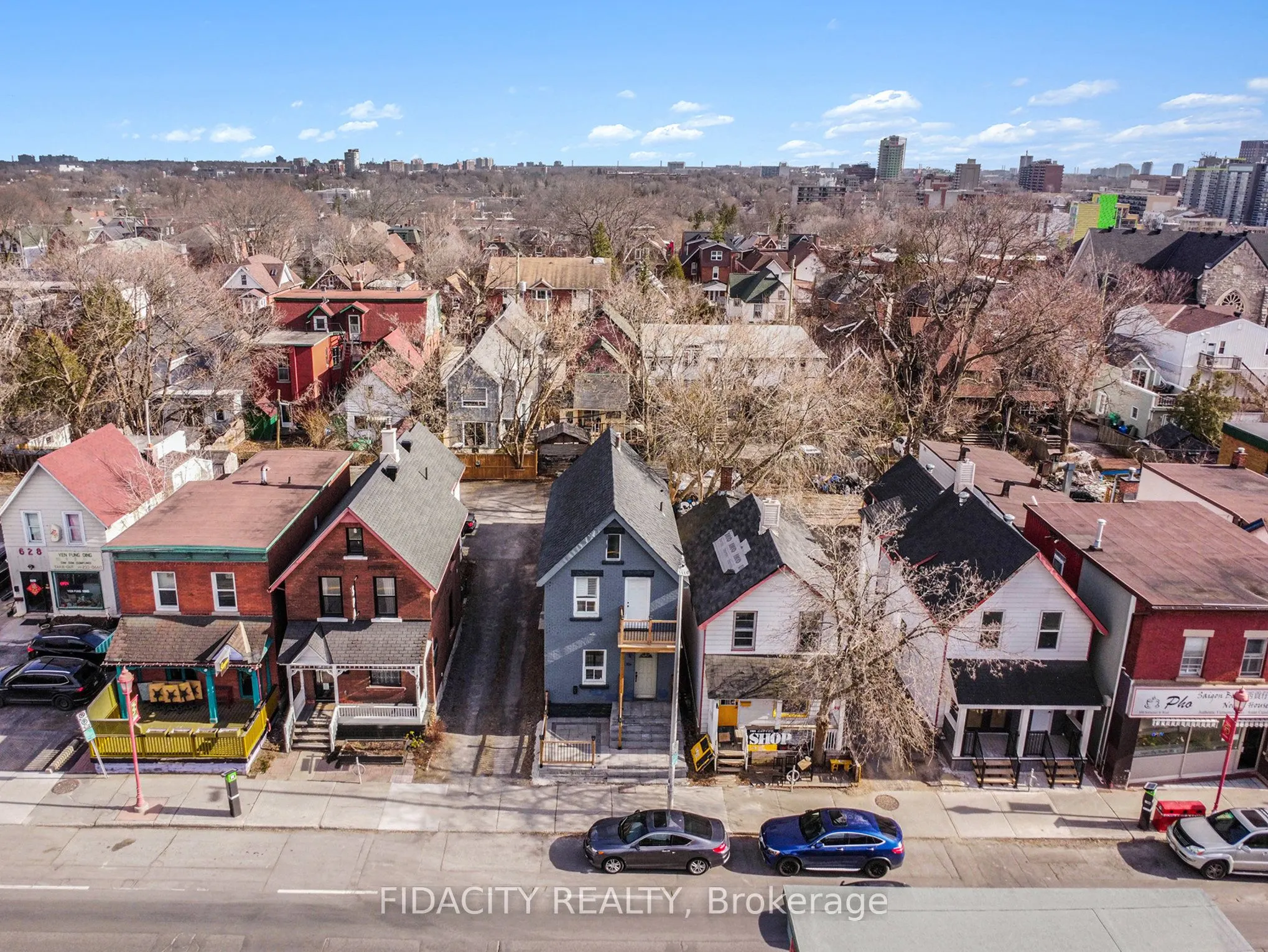 640 Somerset Street W