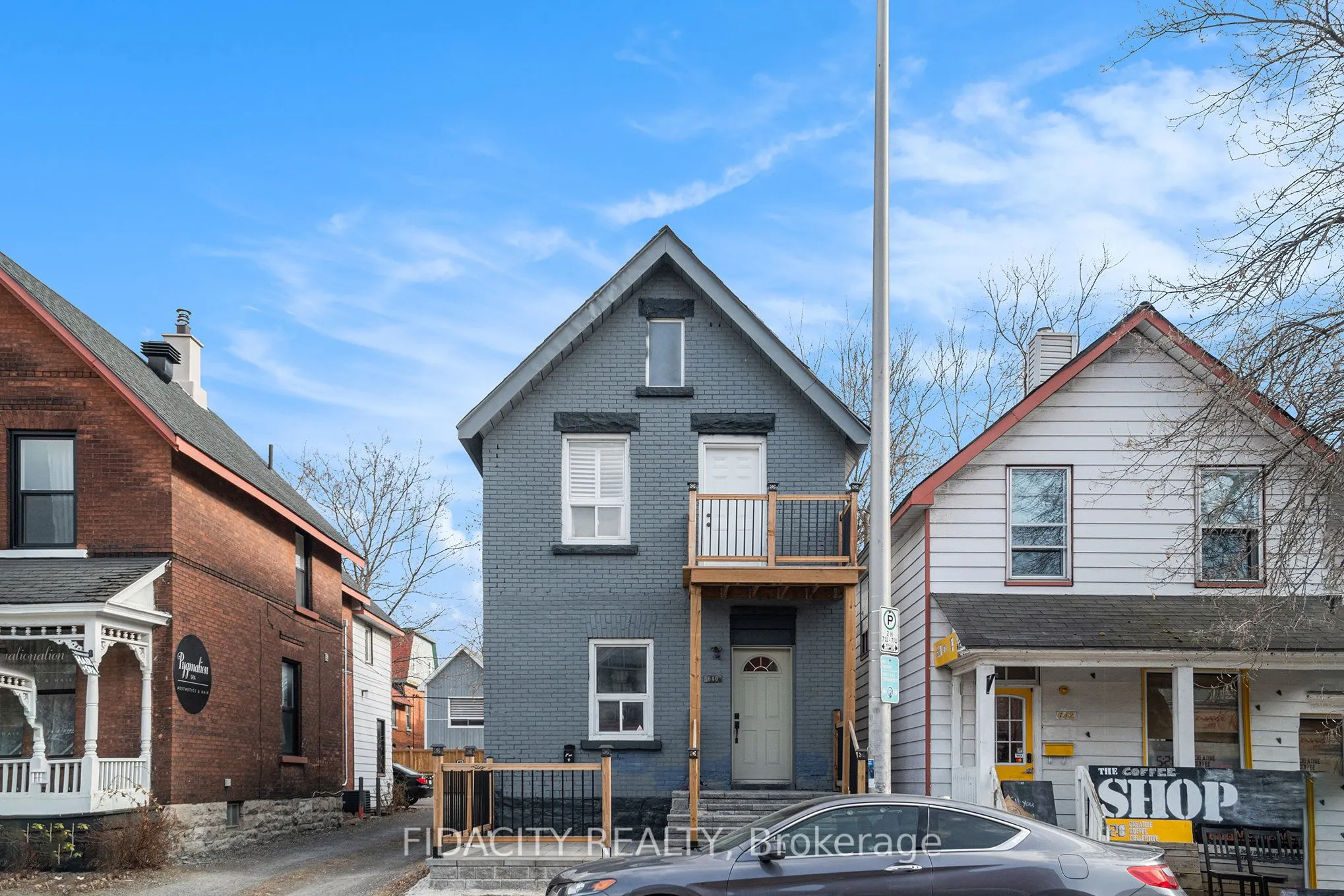 640 Somerset Street W